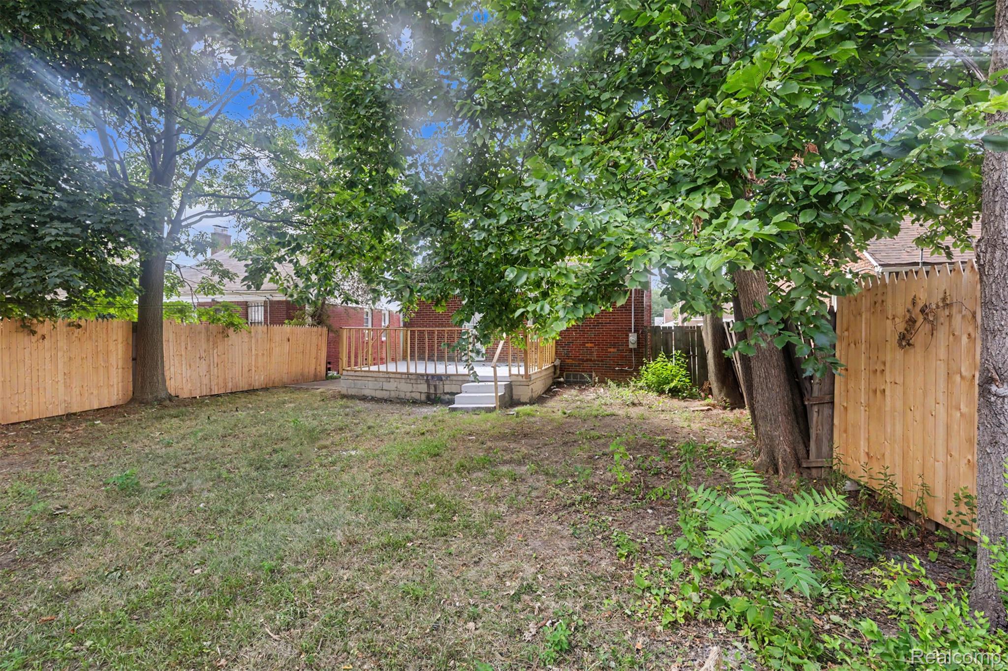 16718 Biltmore Street Property Photo 27