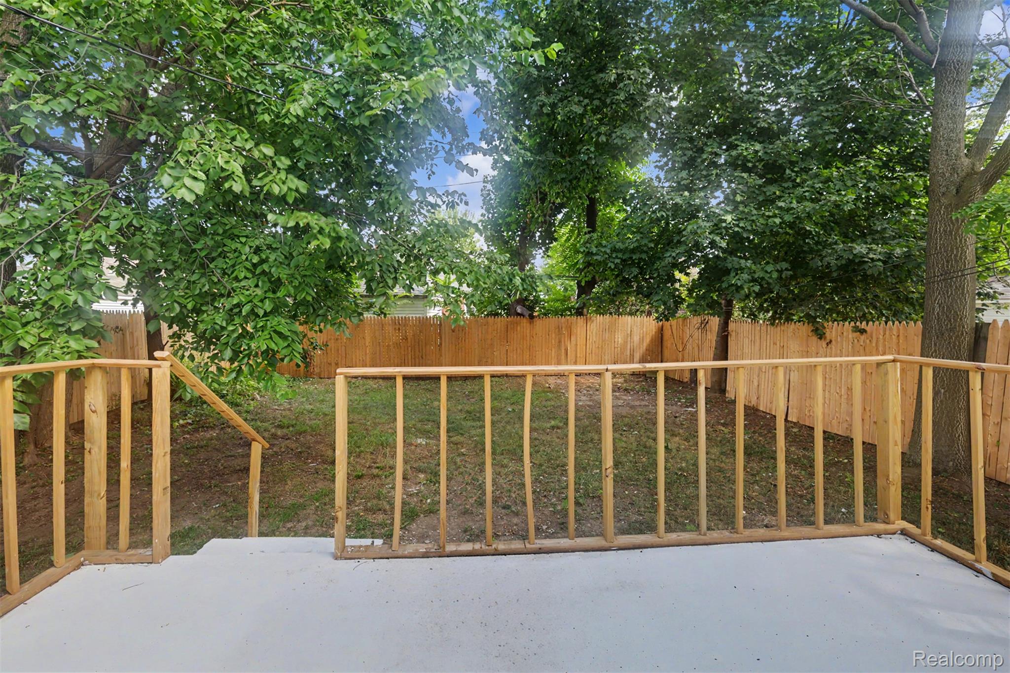 16718 Biltmore Street Property Photo 28