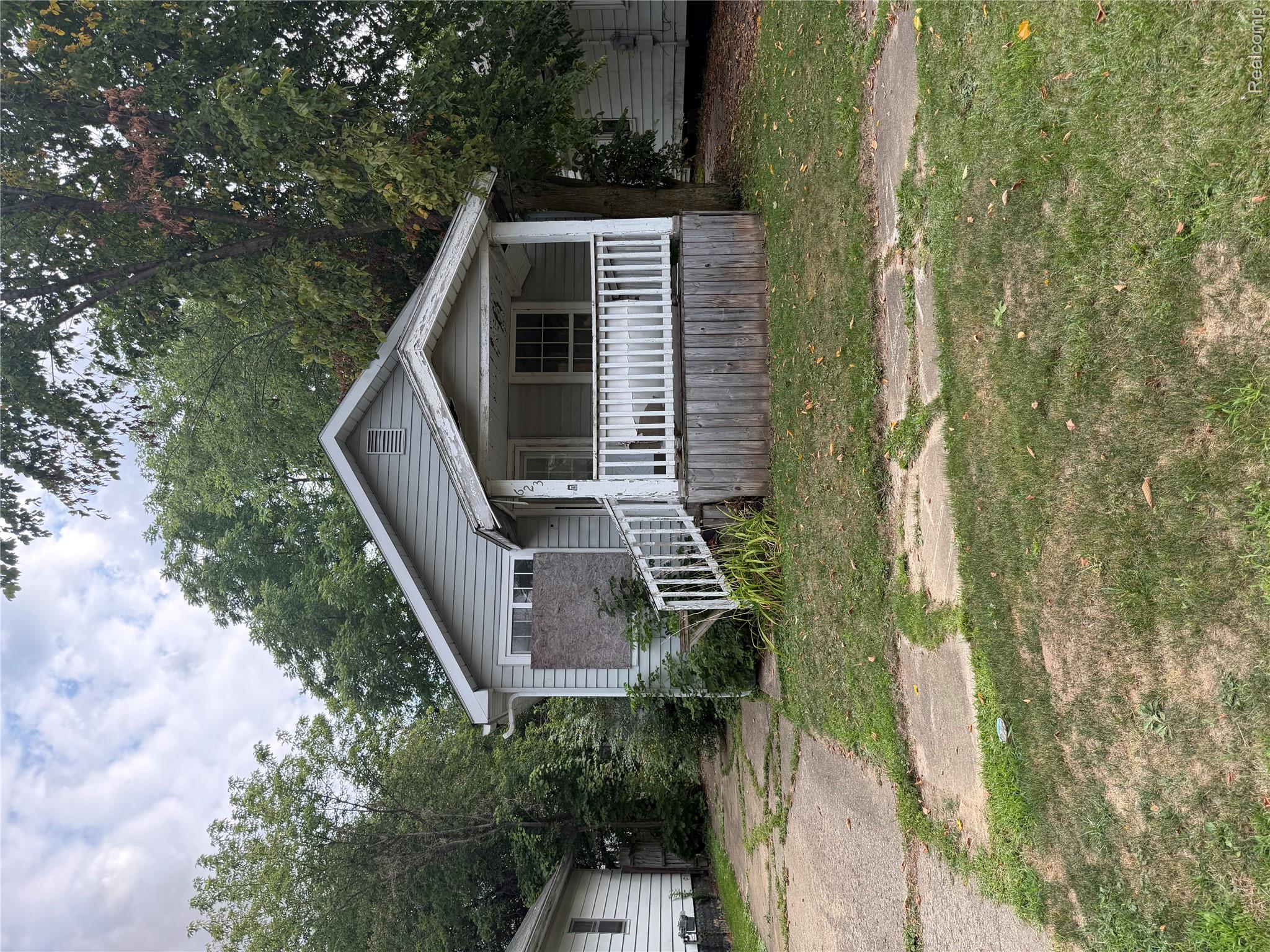 623 Victoria Avenue Property Photo 1