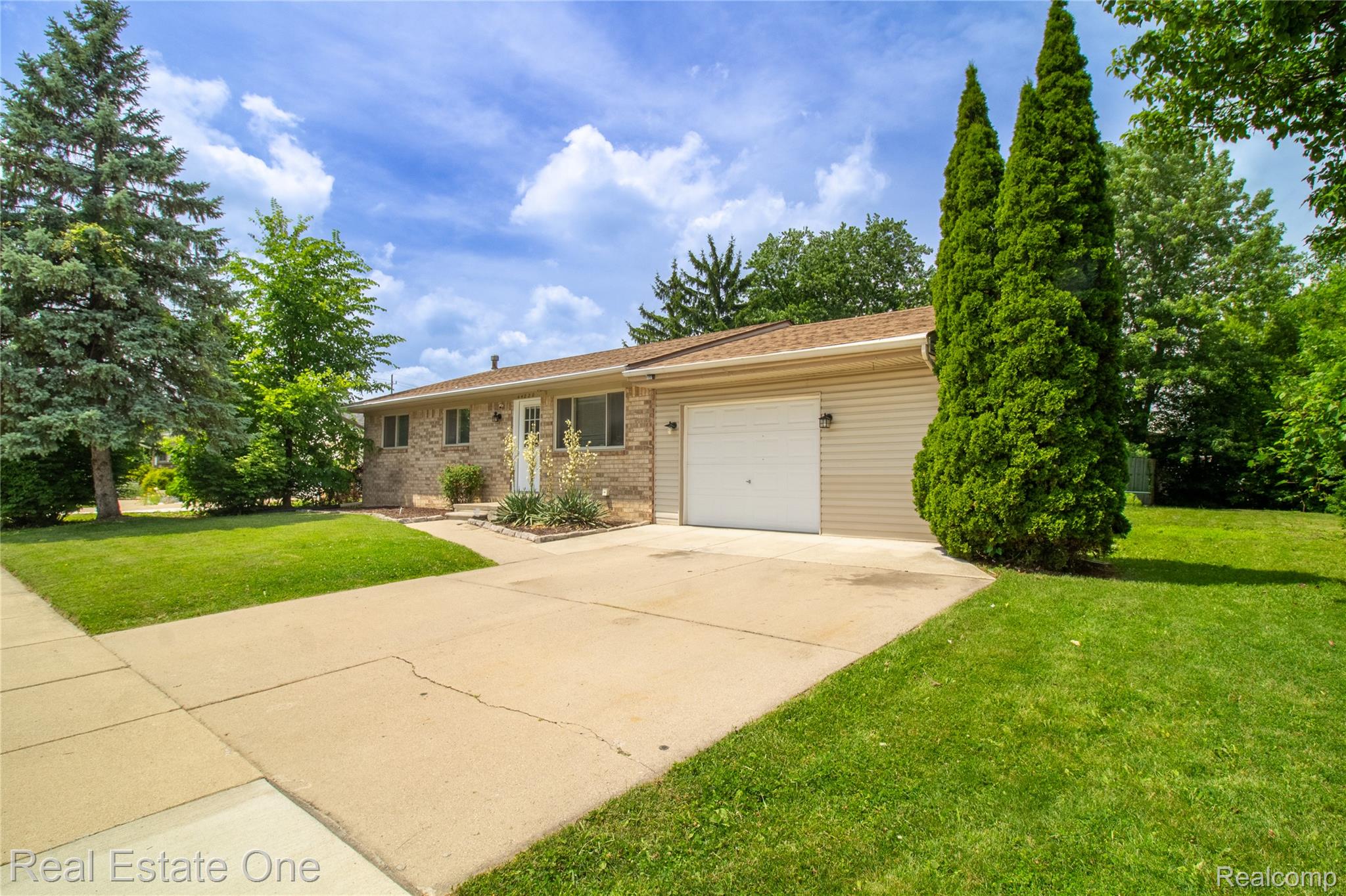 44220 Saltz Road Property Photo 2