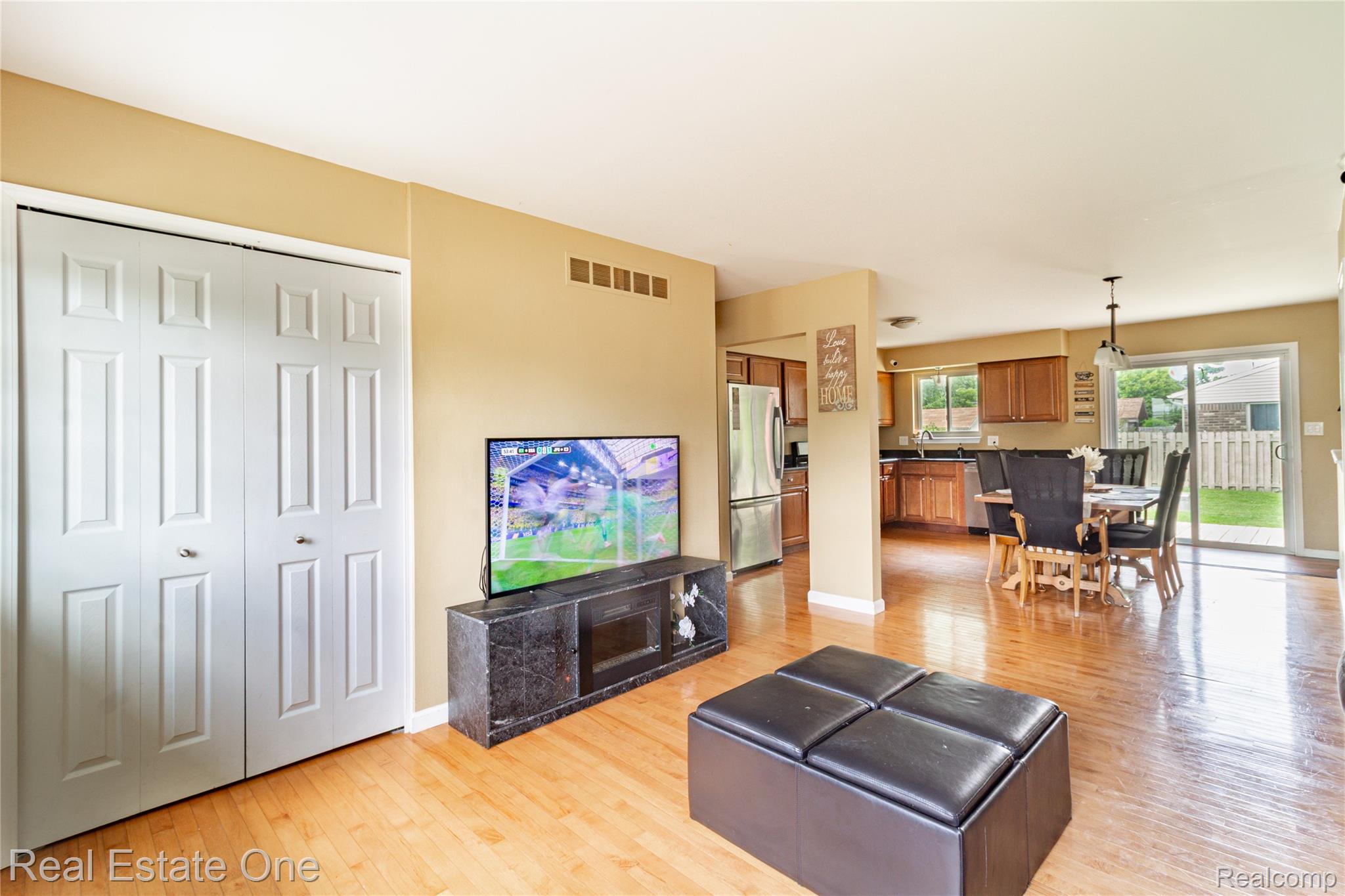 44220 Saltz Road Property Photo 5