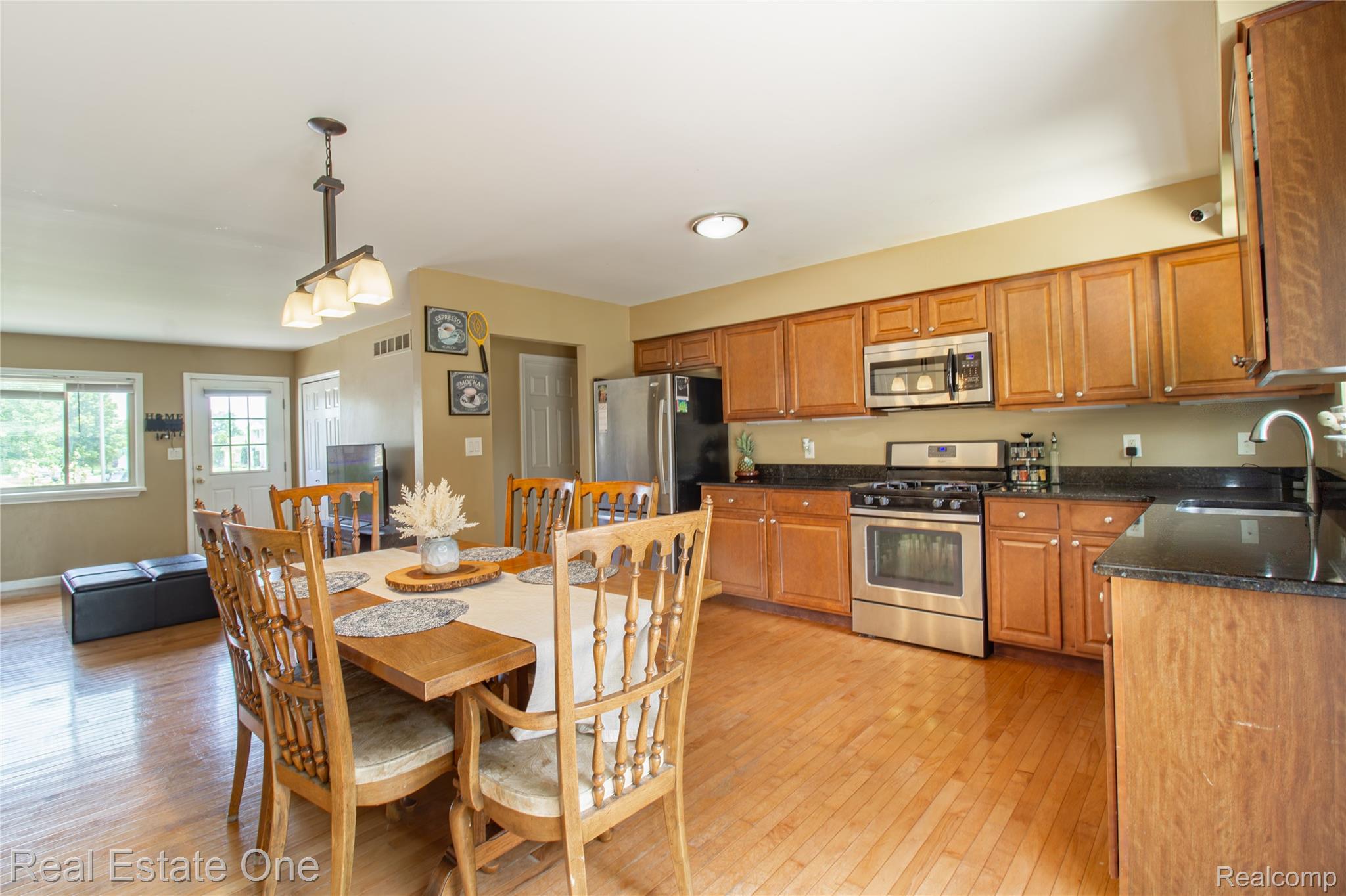 44220 Saltz Road Property Photo 7