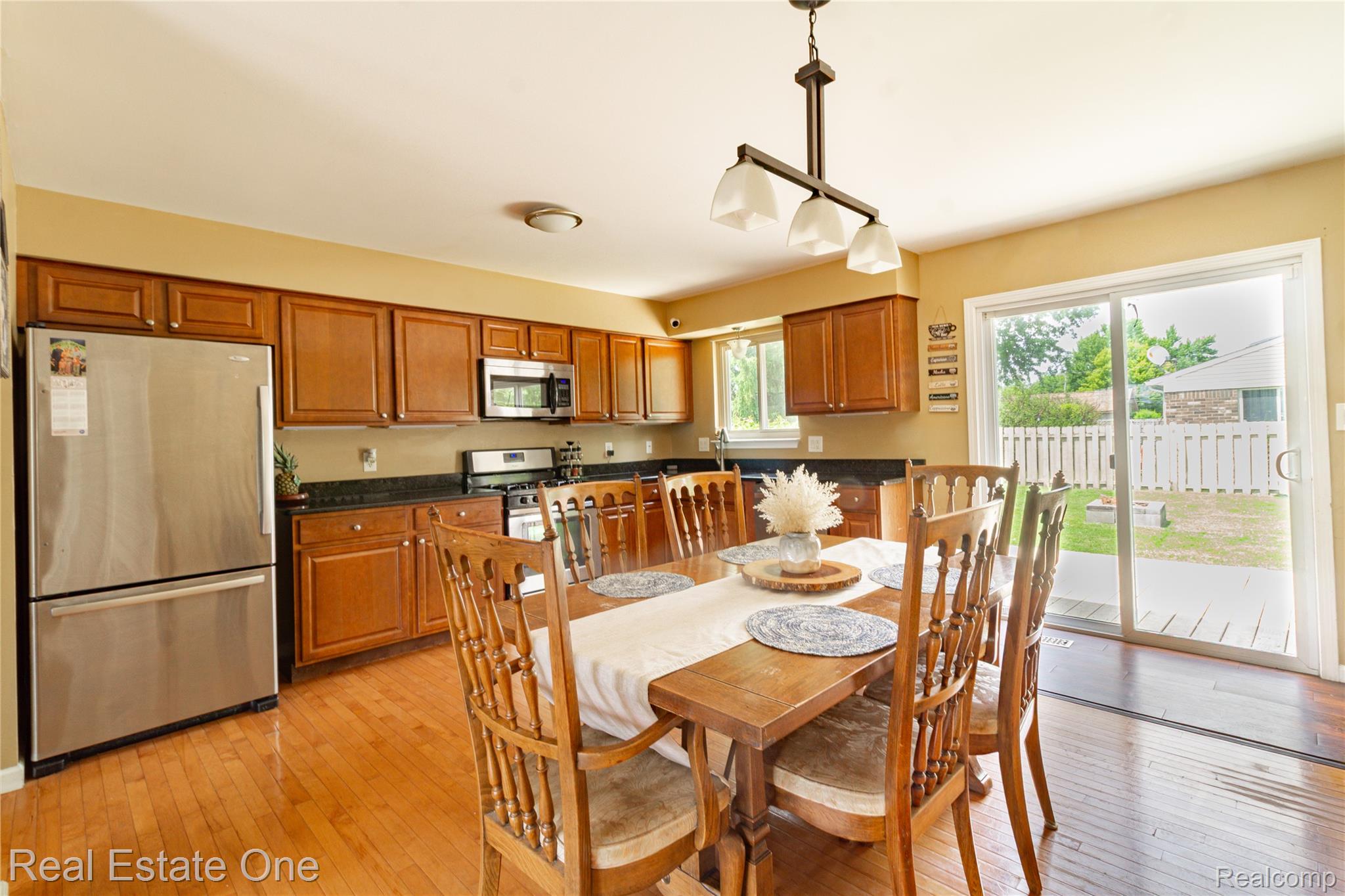 44220 Saltz Road Property Photo 8