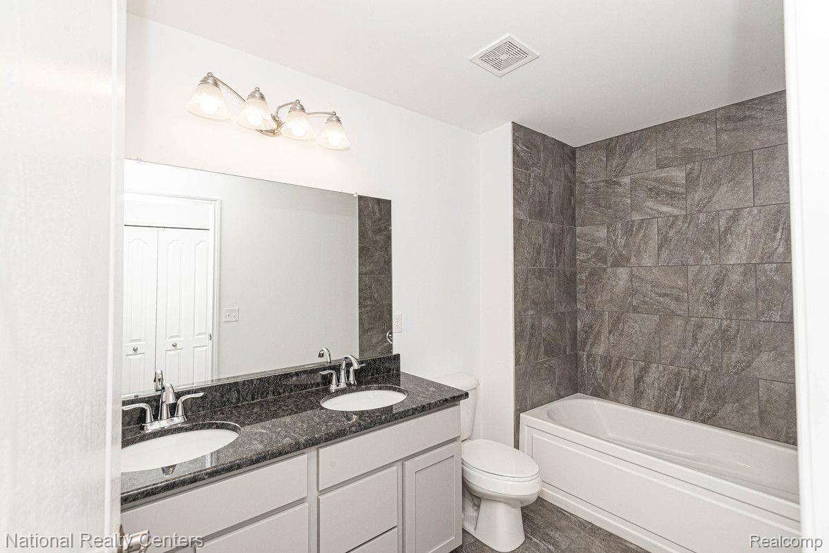 5591 Morgan Lake Drive Property Photo 20