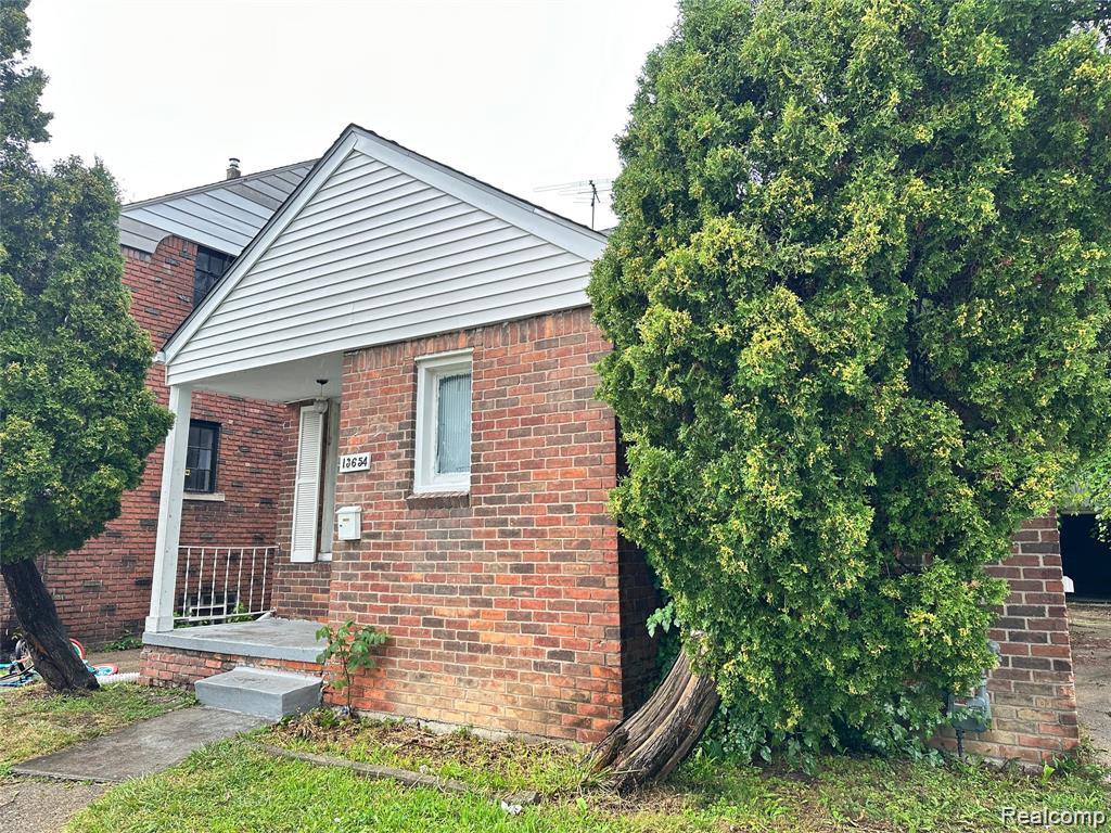 13654 Mecca Street Property Photo 3
