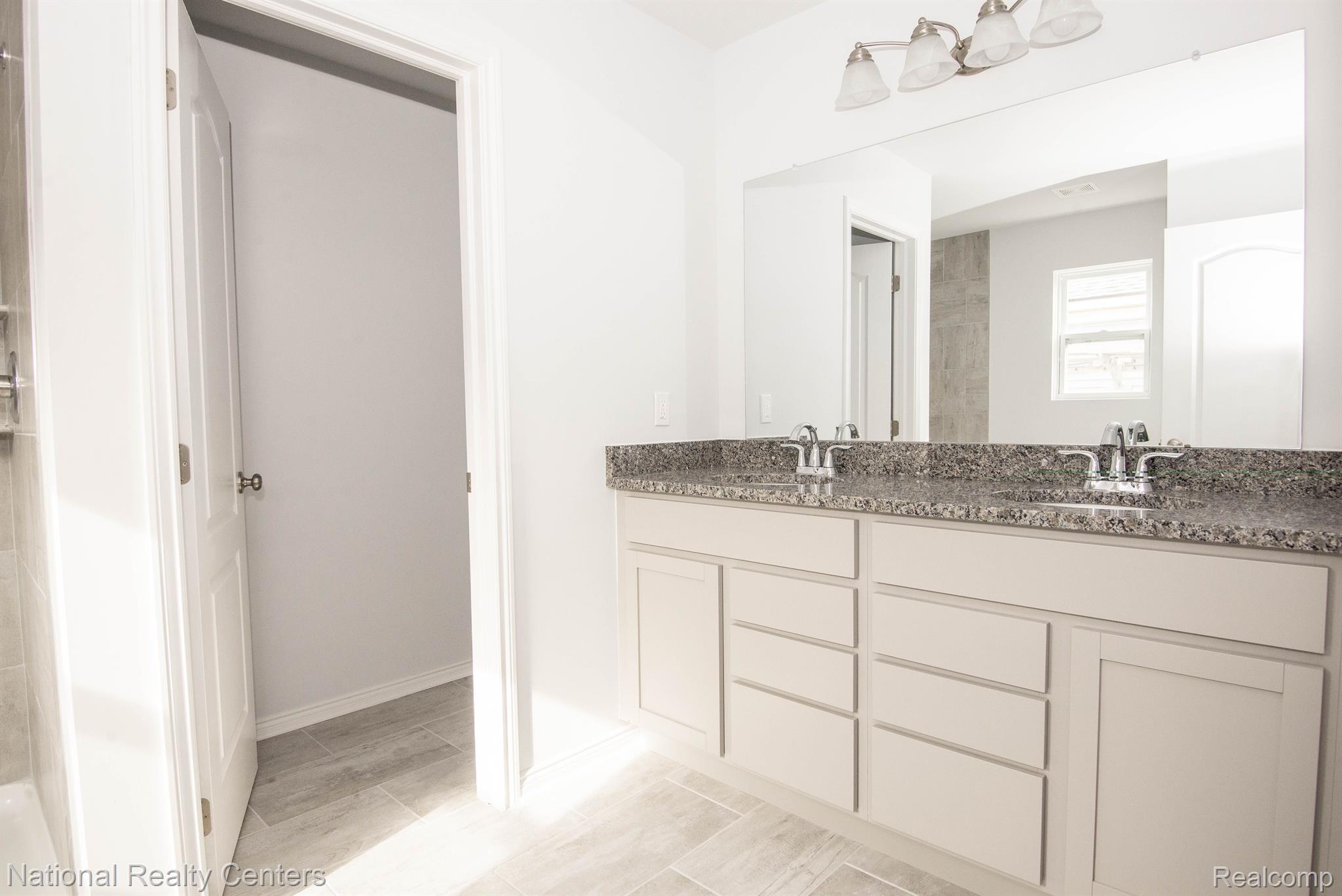 5587 Morgan Lake Drive Property Photo 22