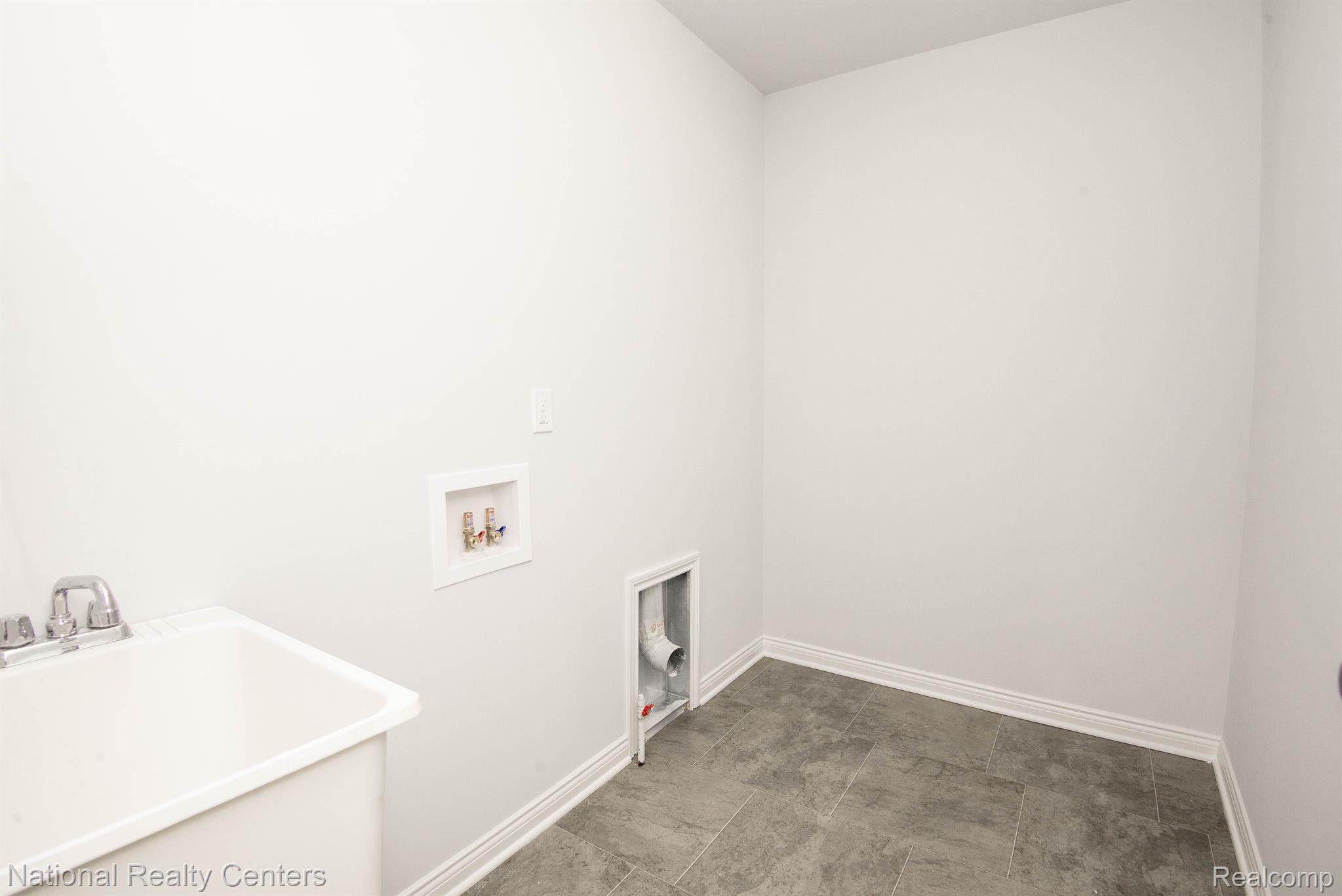 5587 Morgan Lake Drive Property Photo 30