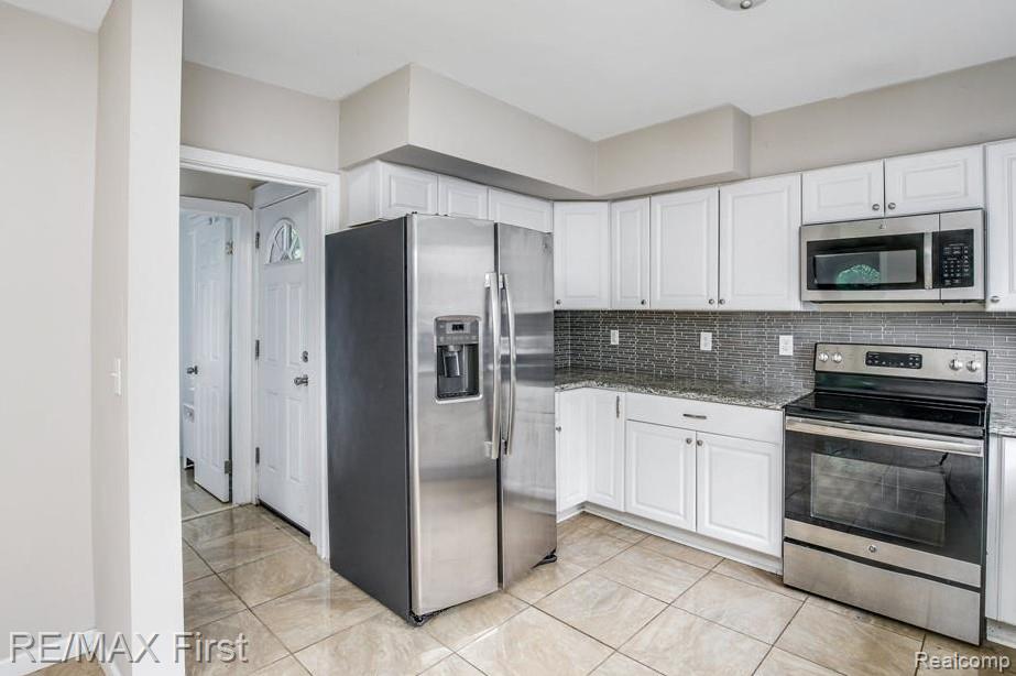 1349 Devonshire Road Property Photo 8
