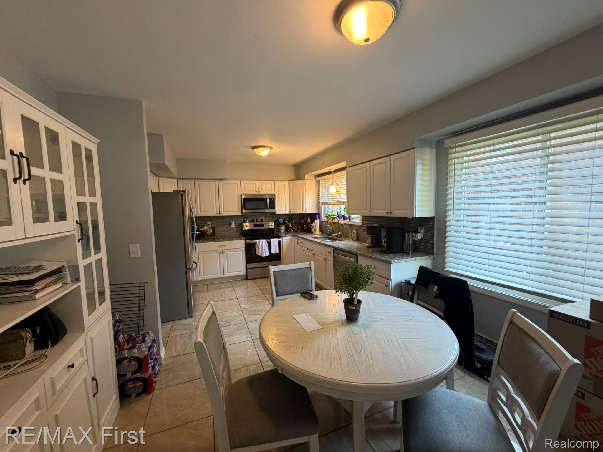 1349 Devonshire Road Property Photo 9