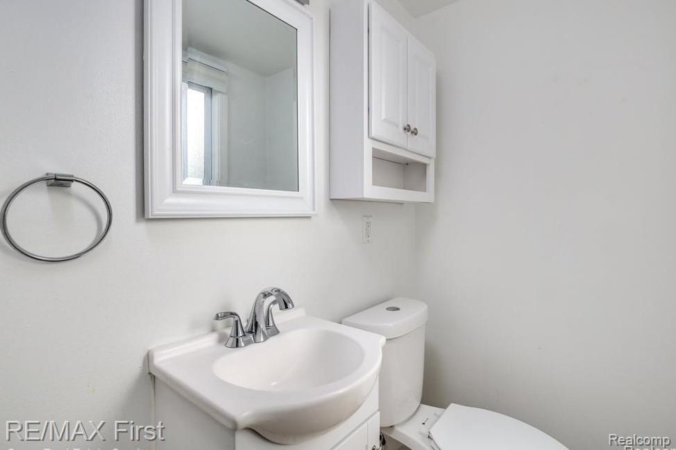 1349 Devonshire Road Property Photo 11