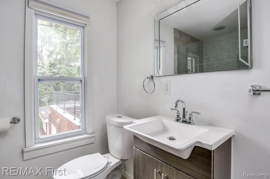 1349 Devonshire Road Property Photo 18