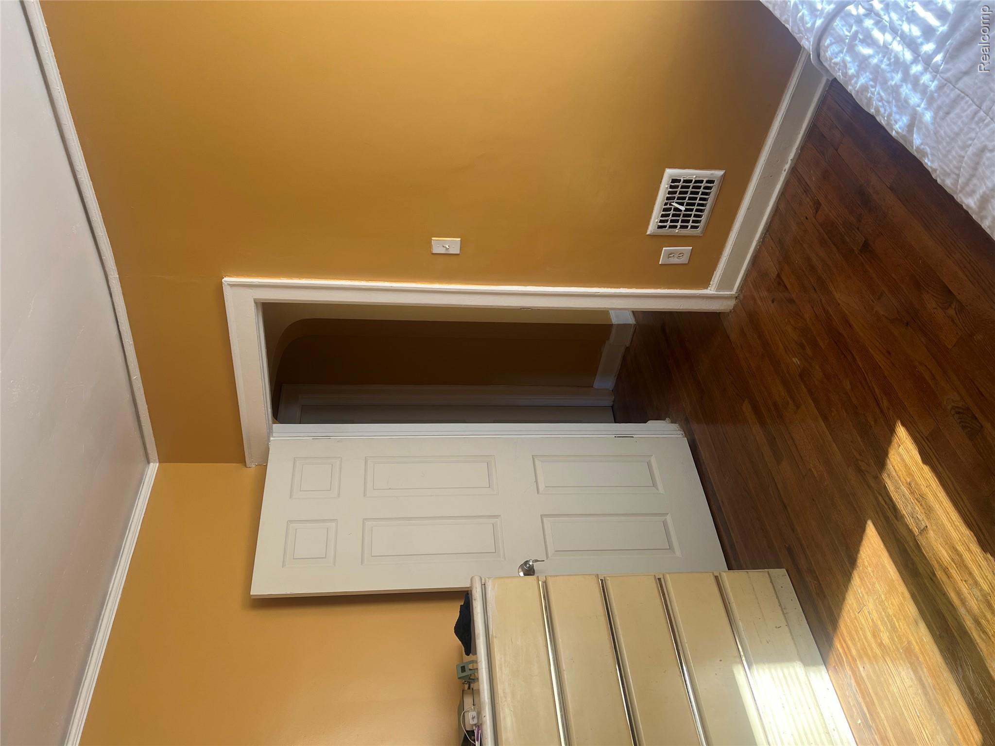 15231 Evanston Street Property Photo 12