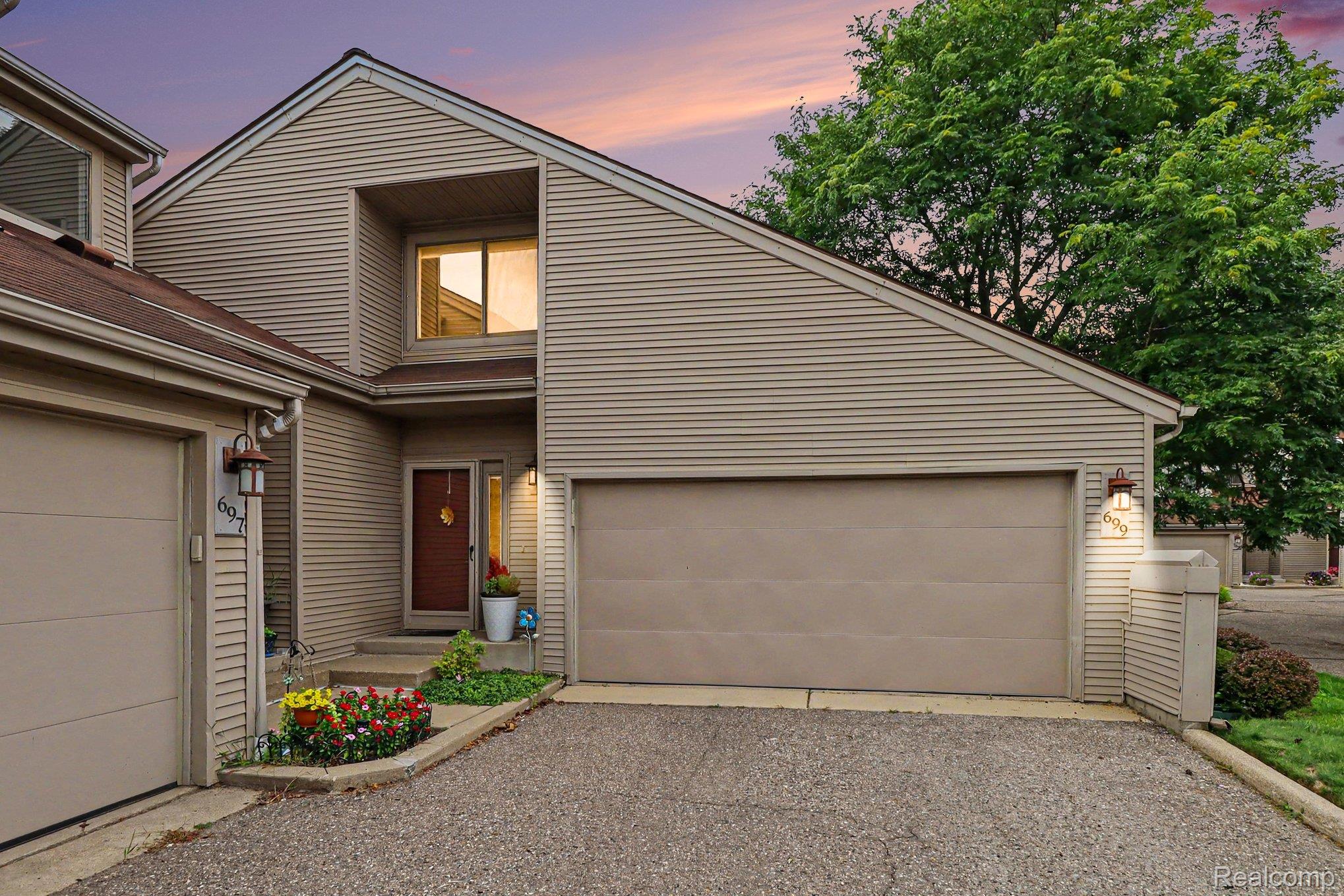 699 Charing Court Property Photo 1