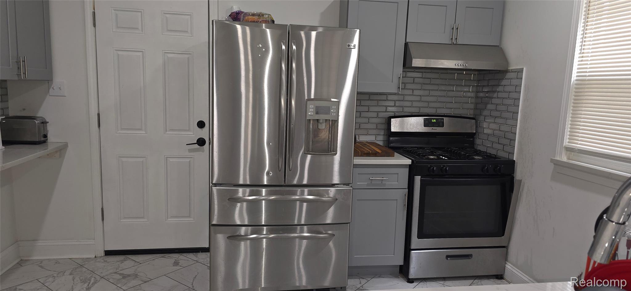 1026 Drexel Street Property Photo 4