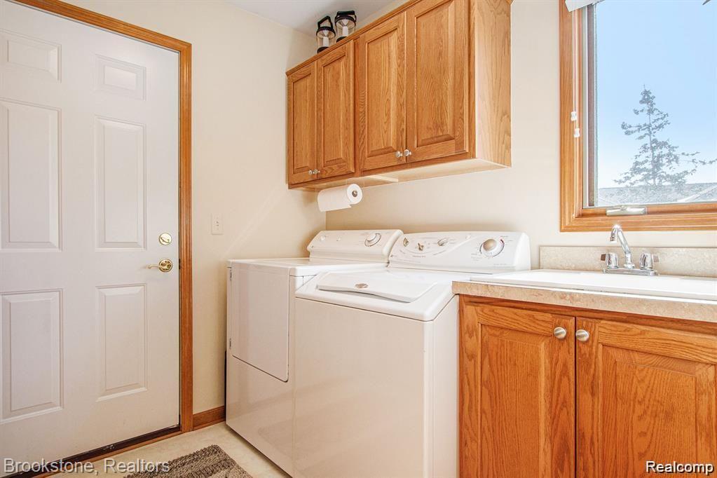 35413 Upmann Drive Property Photo 10