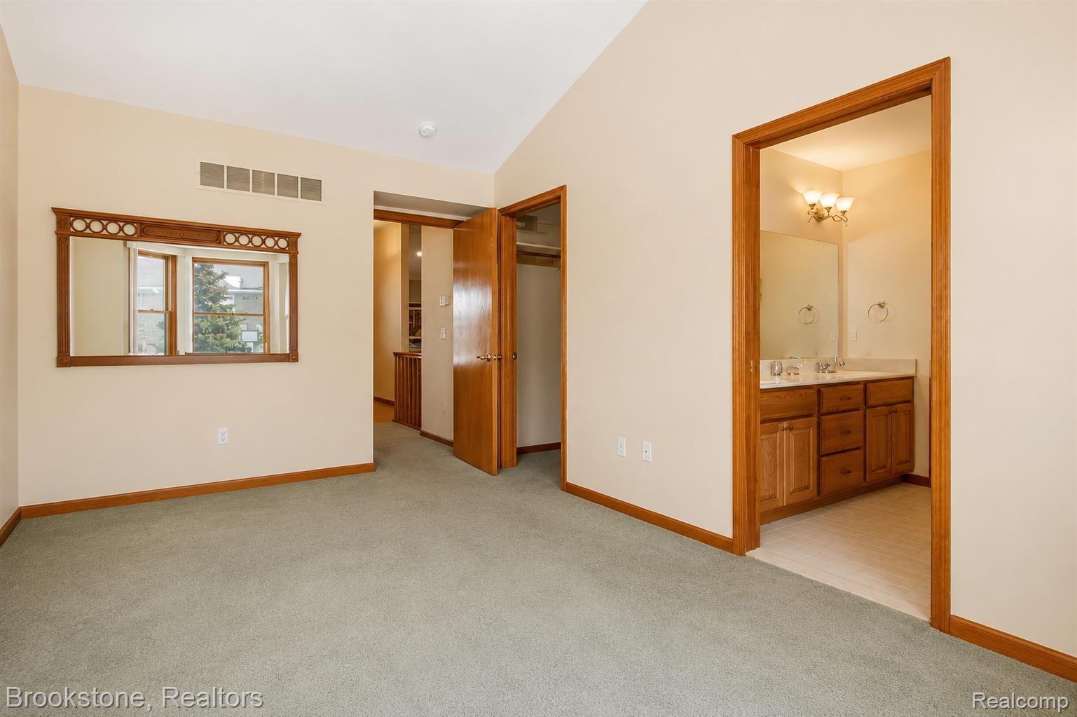 35413 Upmann Drive Property Photo 14