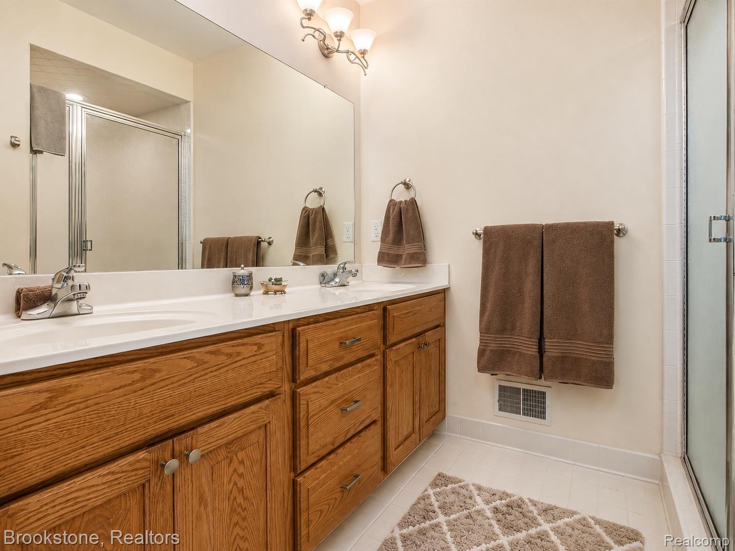 35413 Upmann Drive Property Photo 15