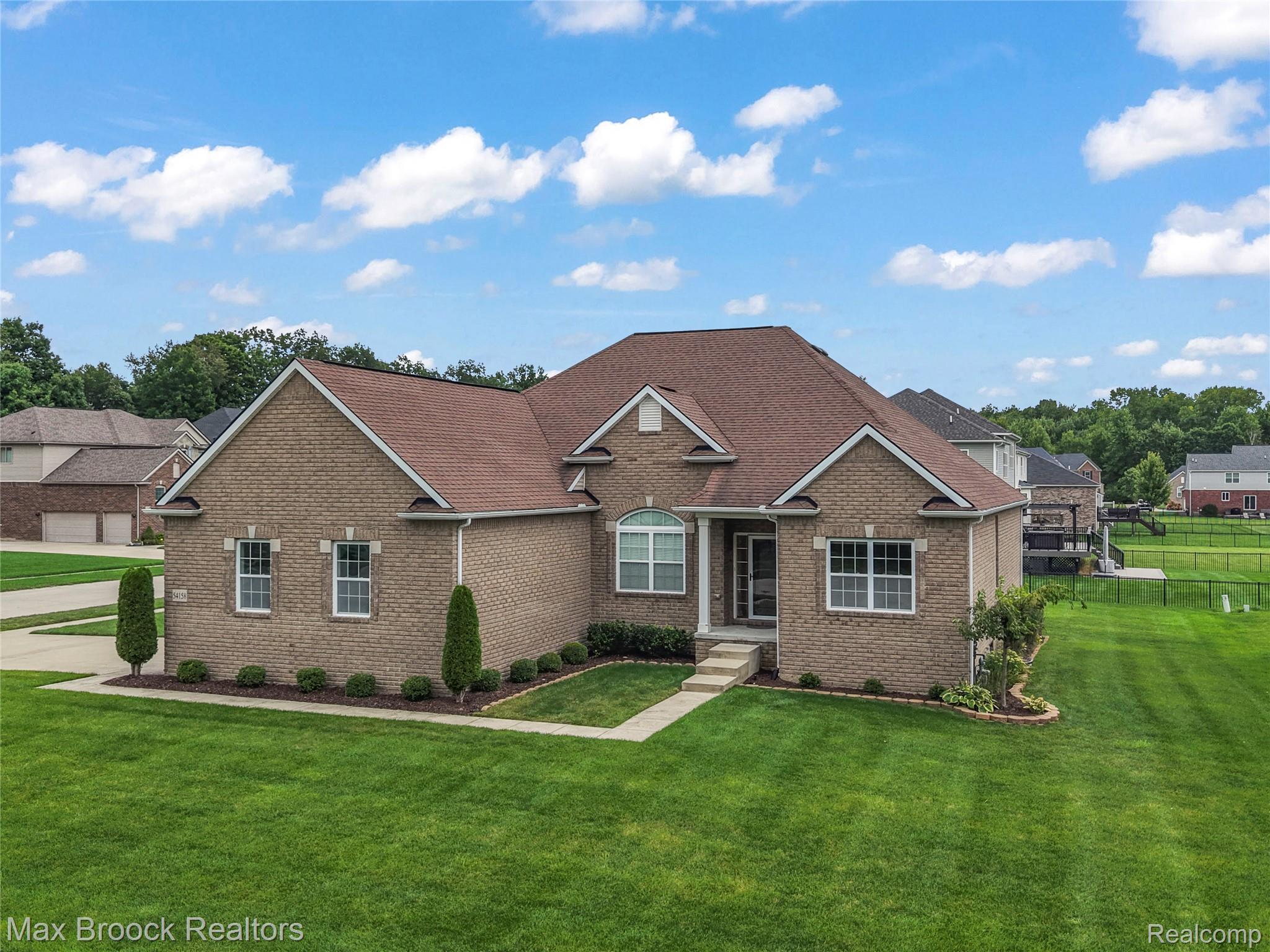 54158 Mar Lake Drive Property Photo 1