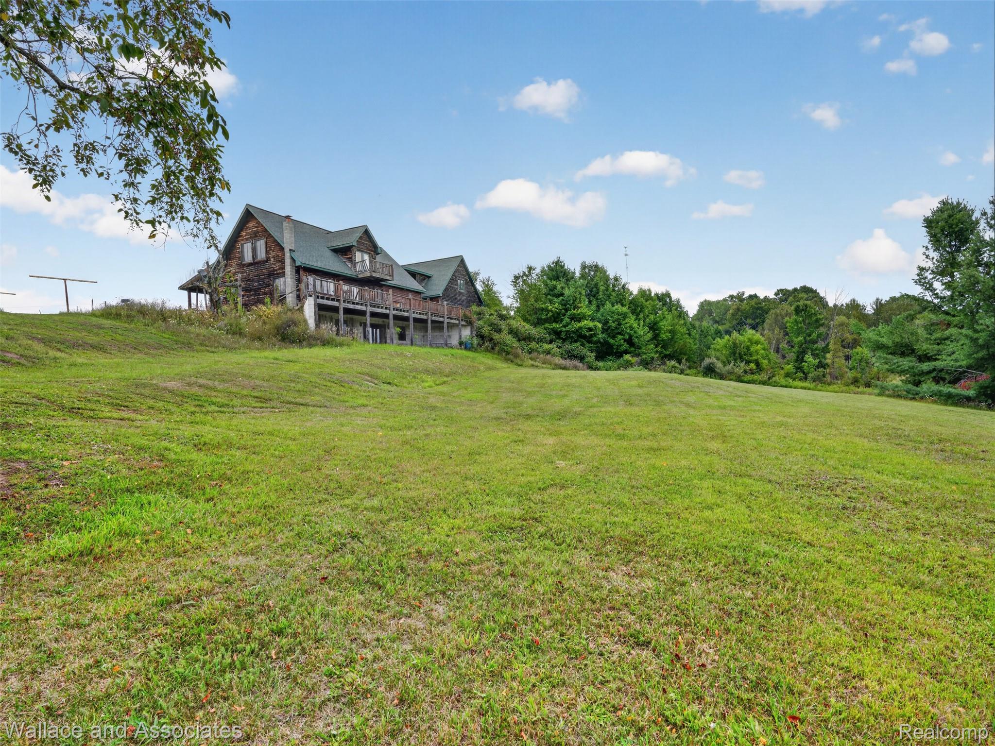 4843 Bamfield Road Property Photo 11
