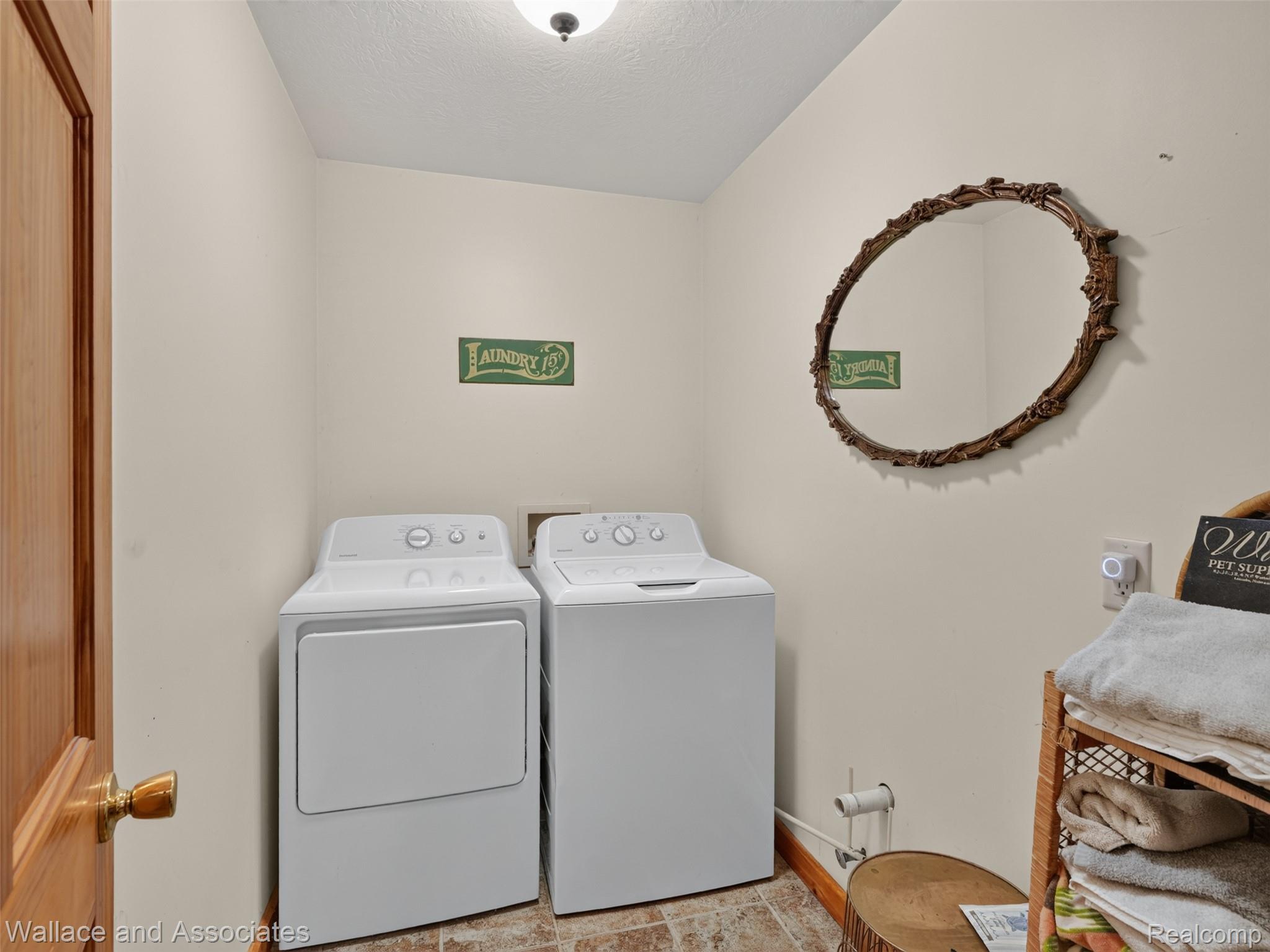 4843 Bamfield Road Property Photo 27