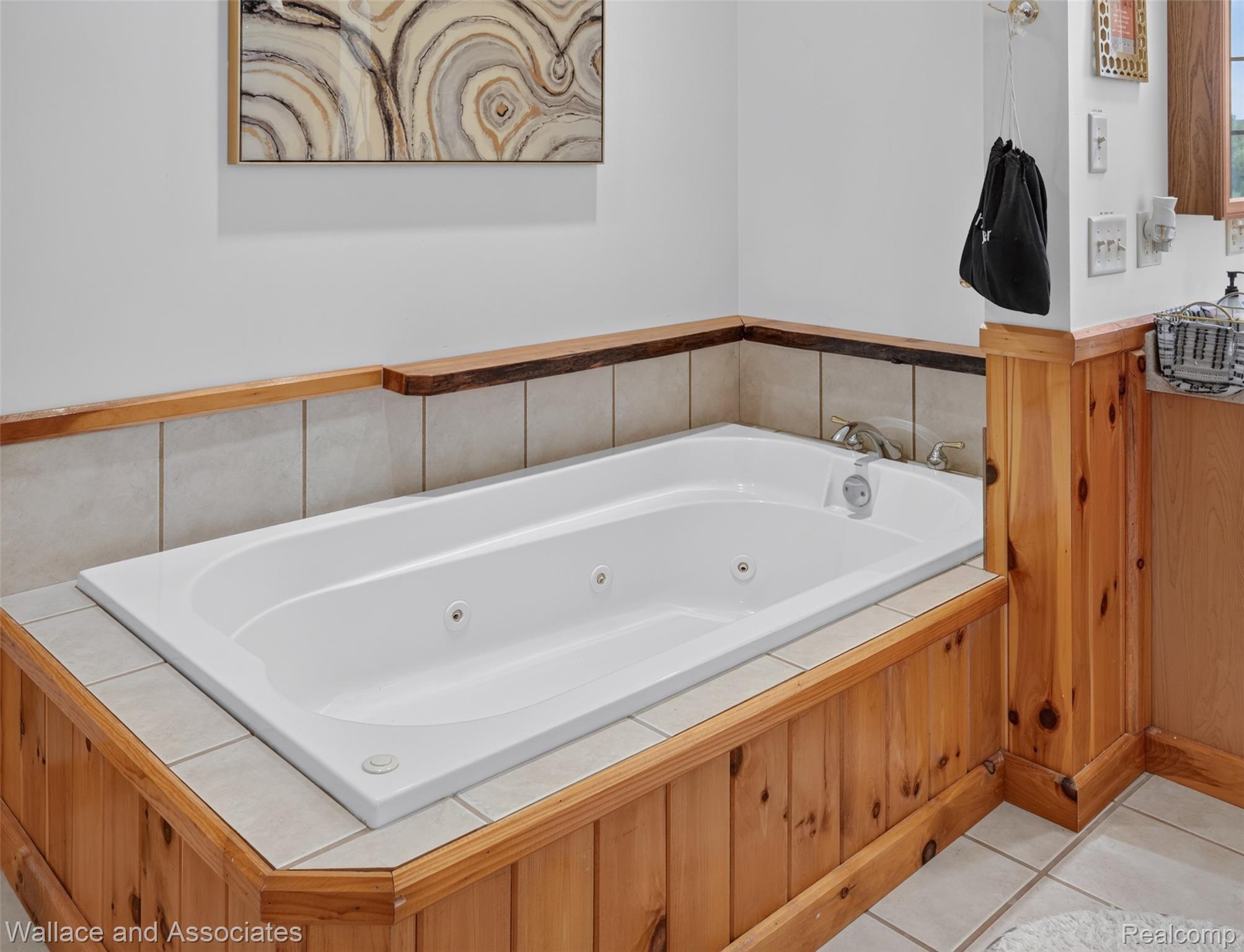 4843 Bamfield Road Property Photo 38