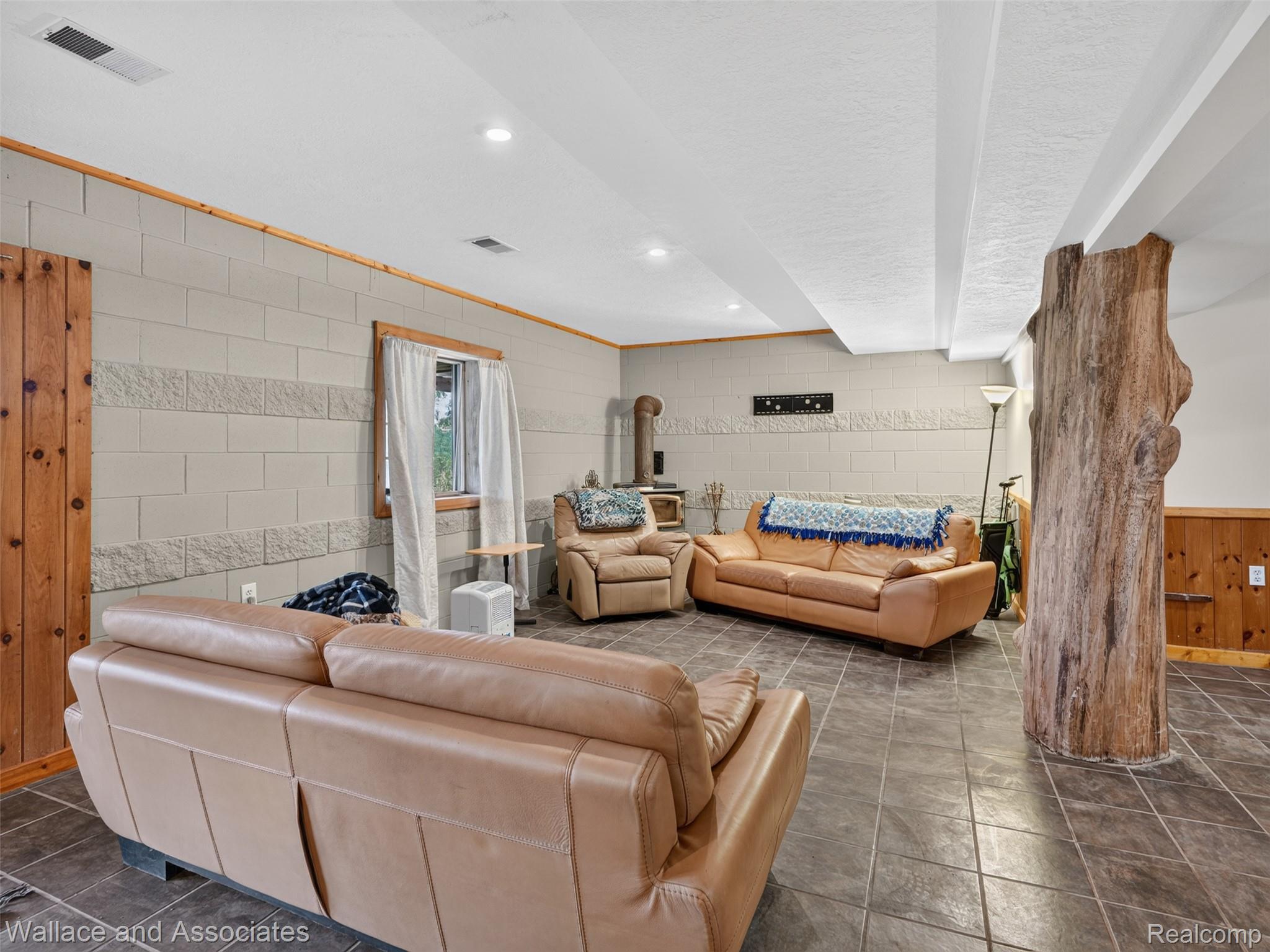 4843 Bamfield Road Property Photo 45