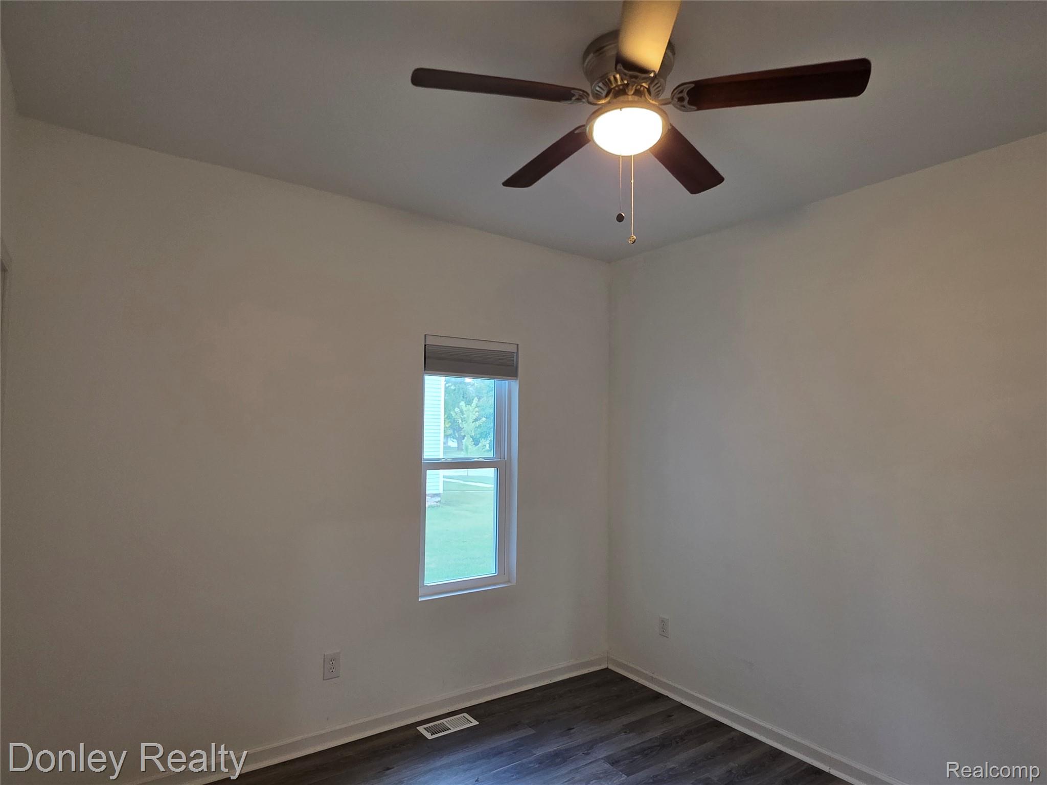 6405 3rd Street Property Photo 10