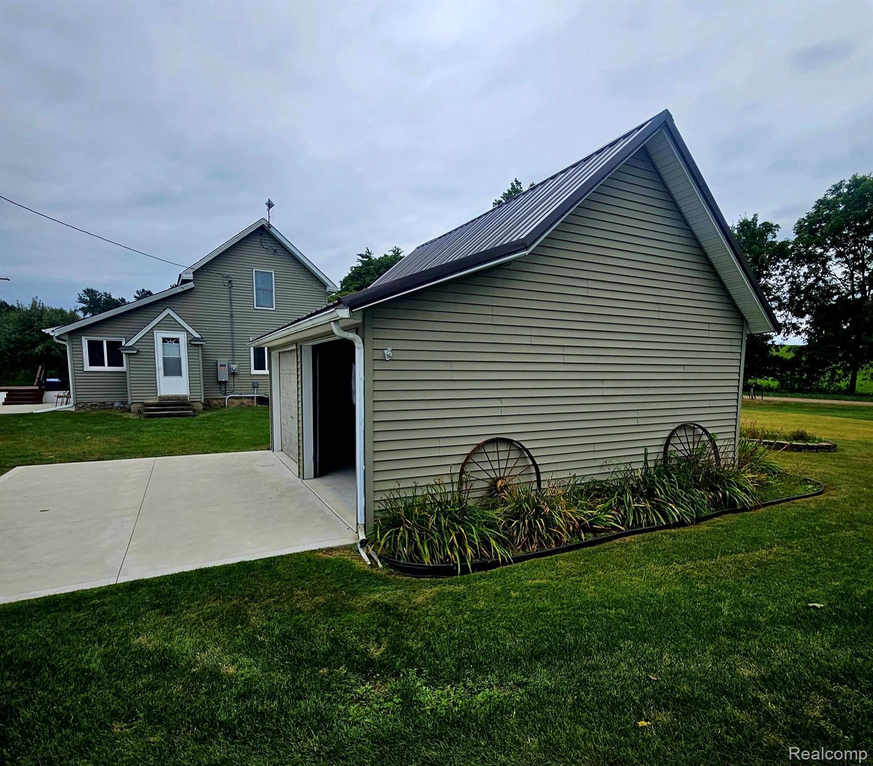 1660 W Brown Road Property Photo 5