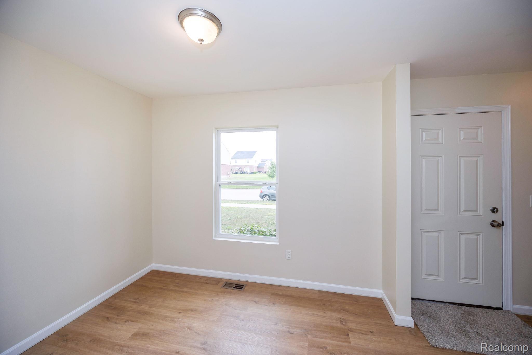 10306 Island Lake Drive Property Photo 10