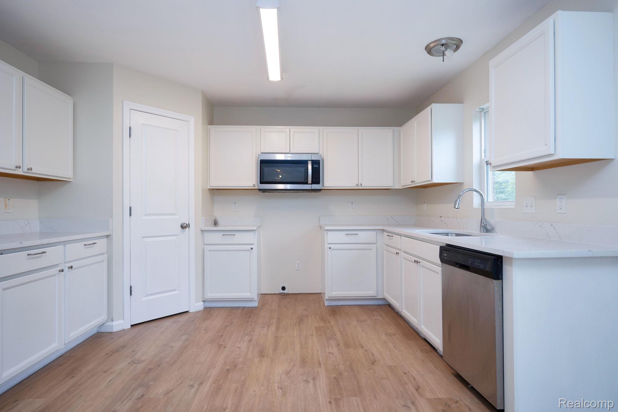 10306 Island Lake Drive Property Photo 17