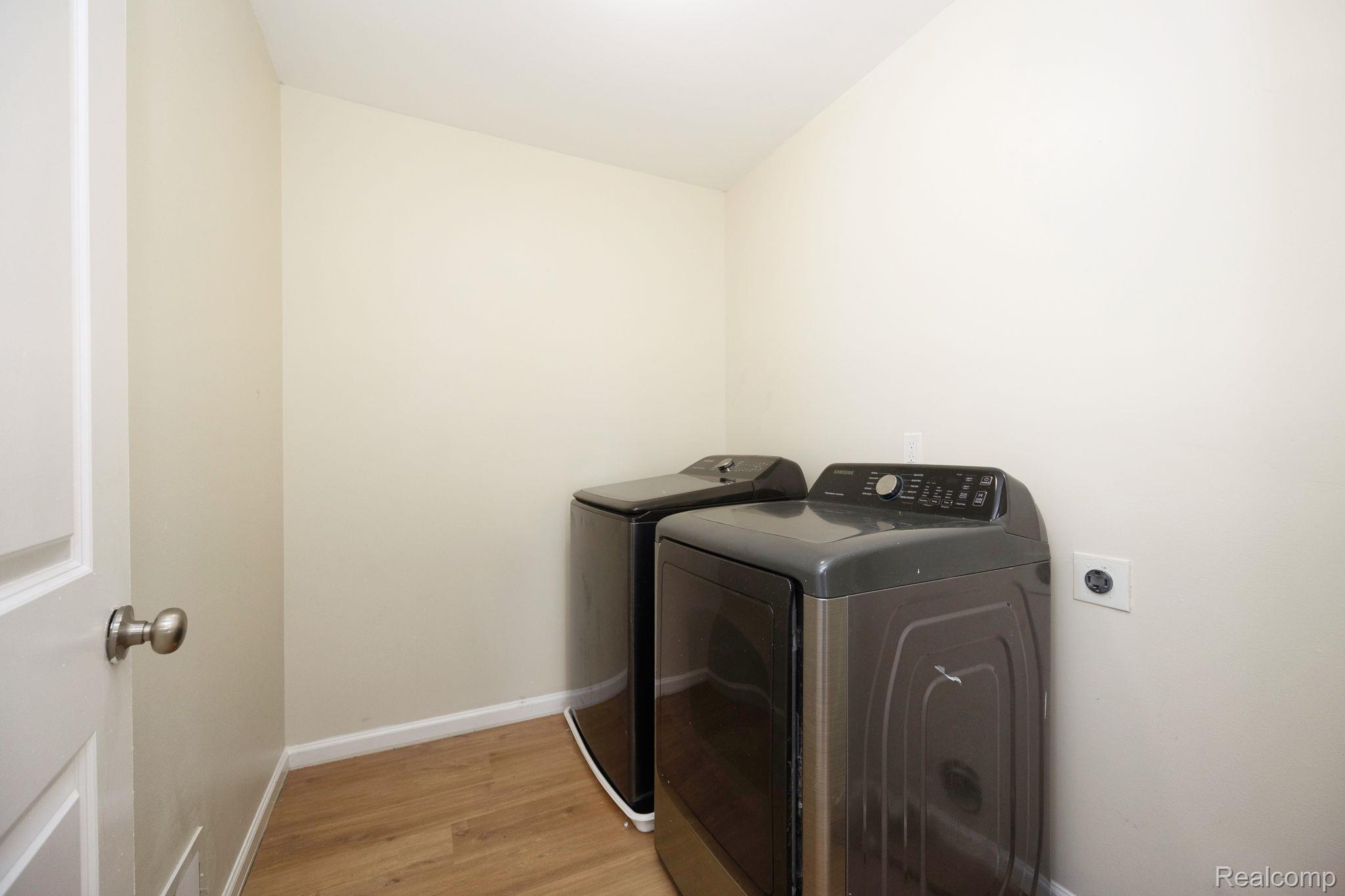 10306 Island Lake Drive Property Photo 26
