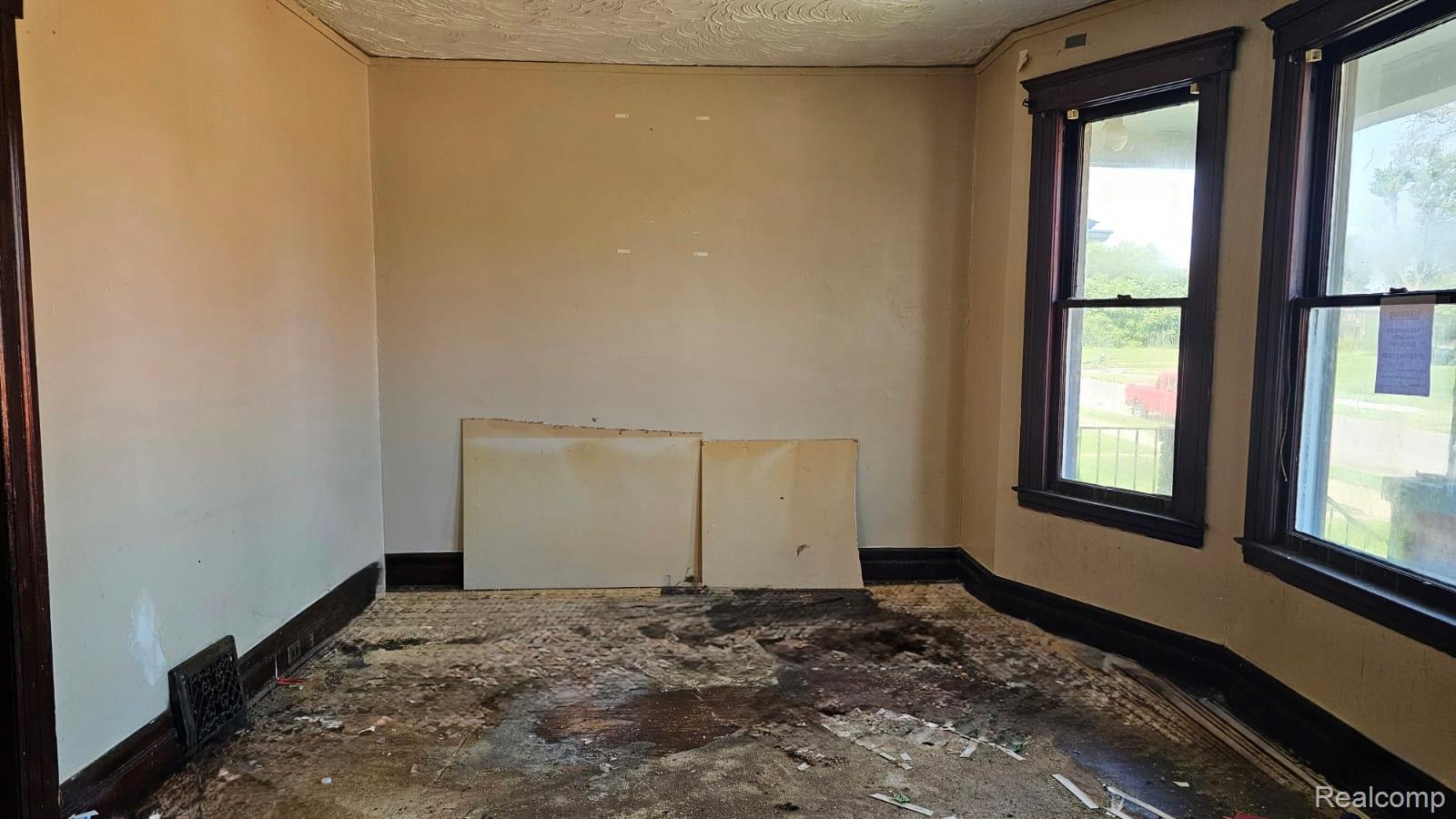 3011 Crane Street Property Photo 5
