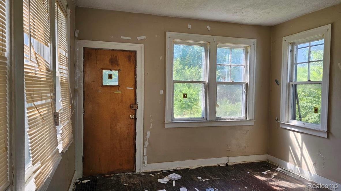3011 Crane Street Property Photo 11