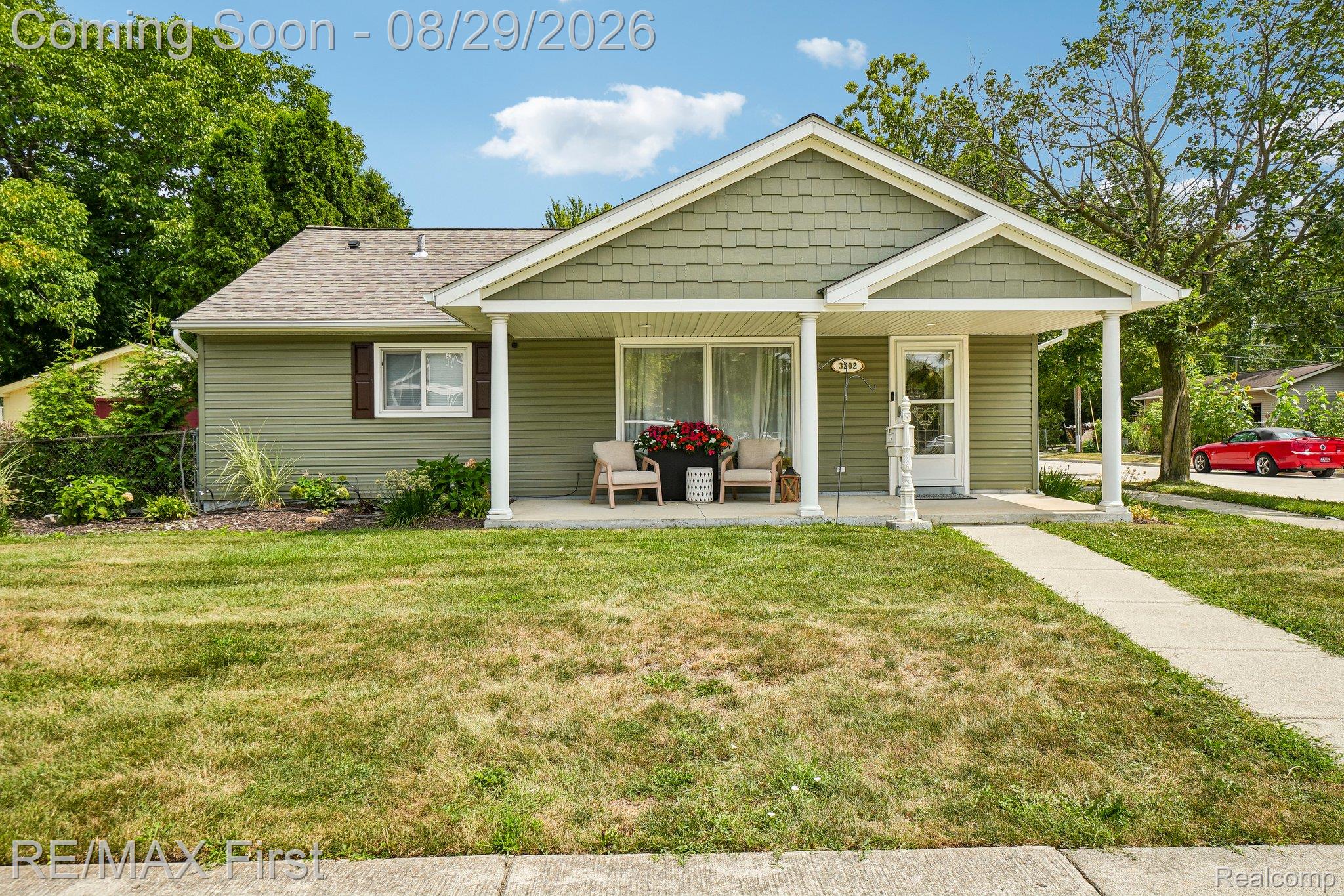 3202 Prairie Avenue Property Photo 1