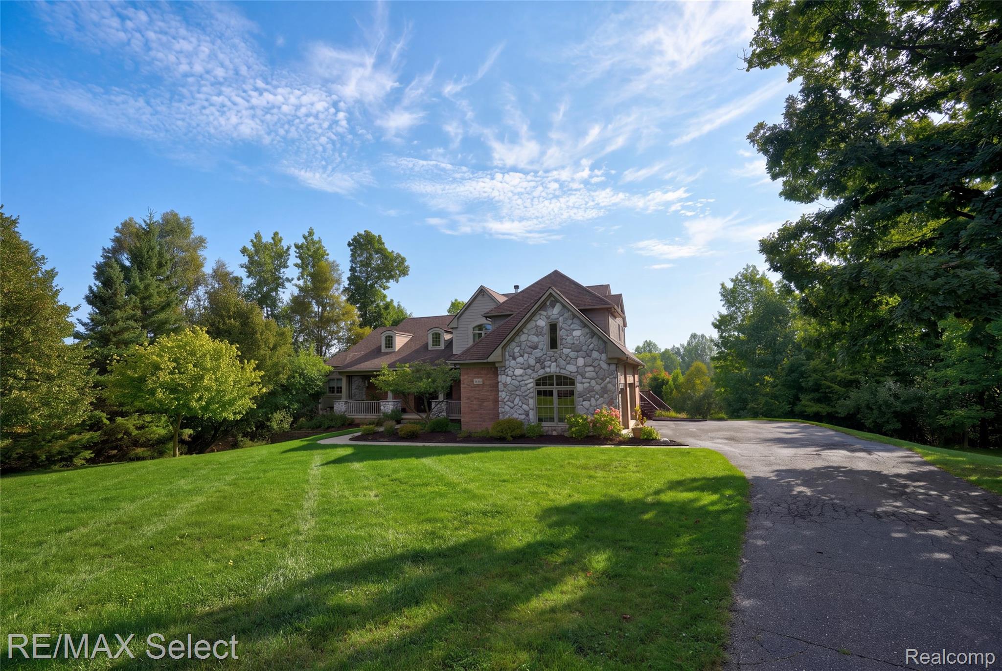 10454 Heron Court Property Photo 3