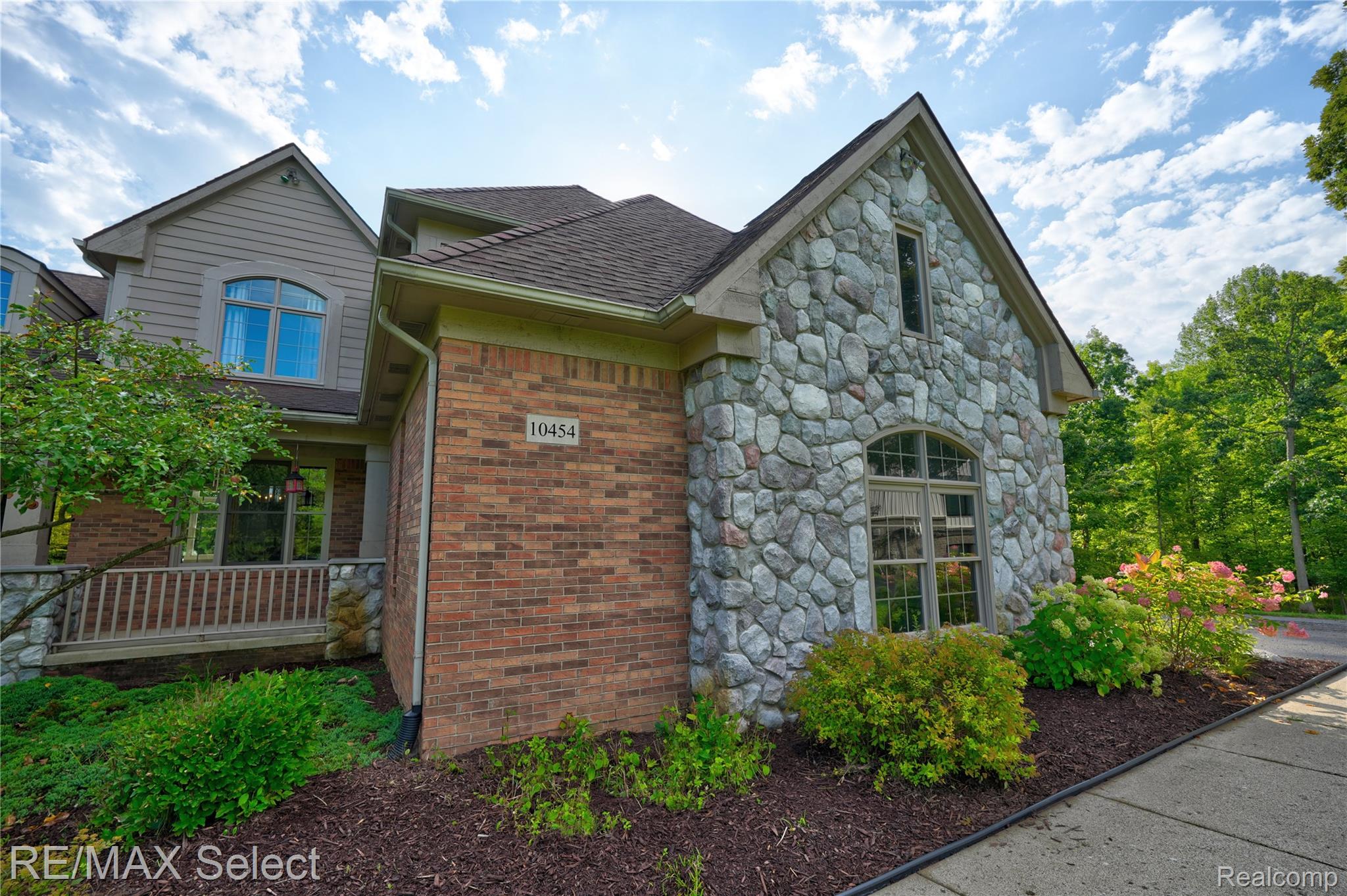 10454 Heron Court Property Photo 7