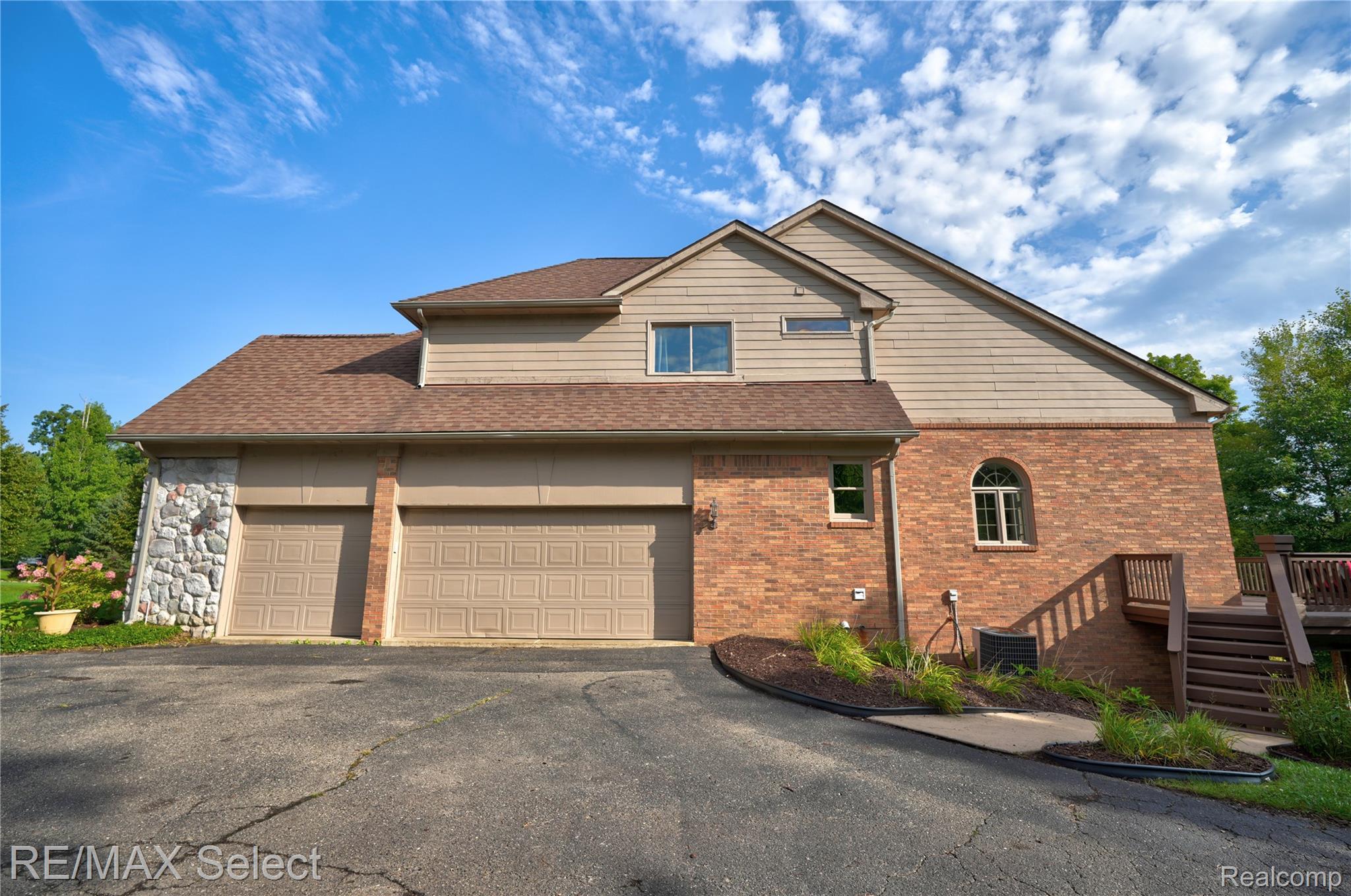 10454 Heron Court Property Photo 9