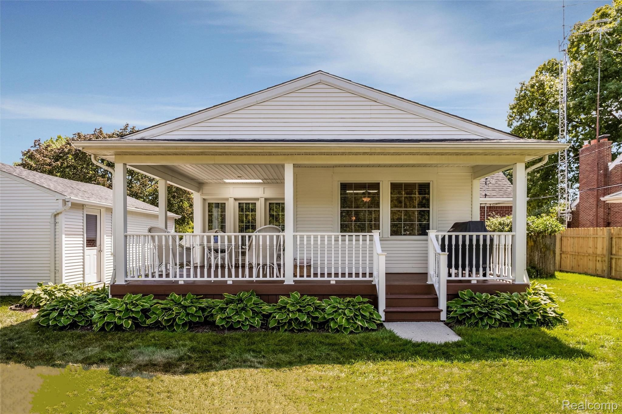 4444 Samoset Road Property Photo 3