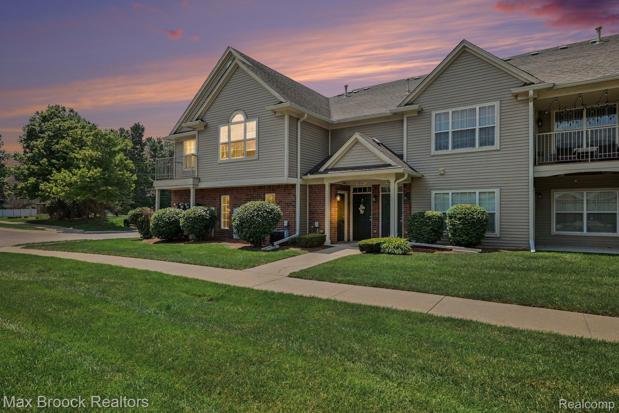49086 W Woods Drive Property Photo 1