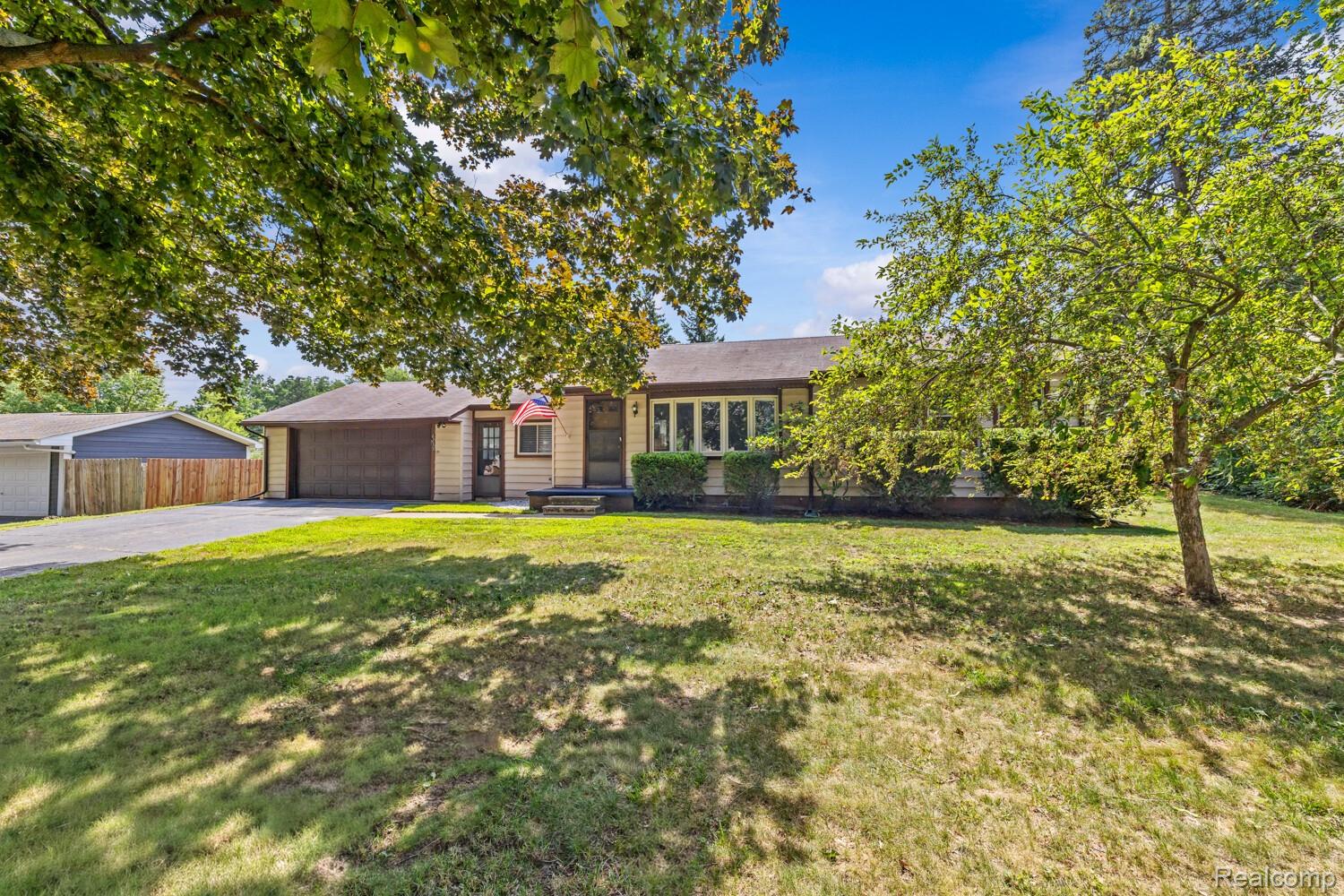 6235 Rowley Boulevard Property Photo 1