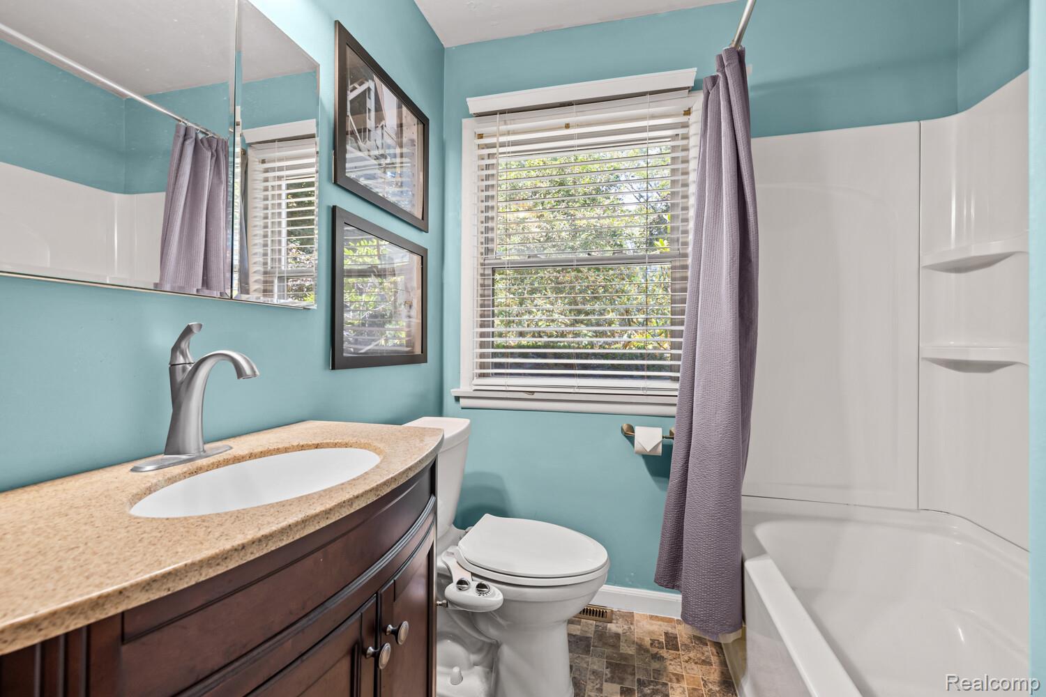 6235 Rowley Boulevard Property Photo 11