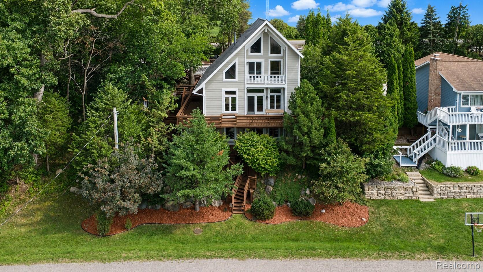 15420 Jennings Road Property Photo 1