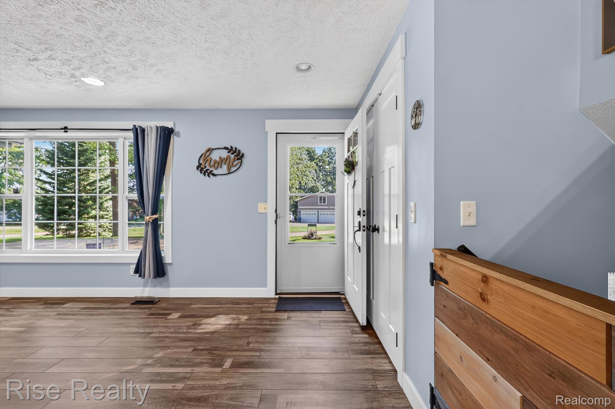 28817 Cedarama Drive Property Photo 3