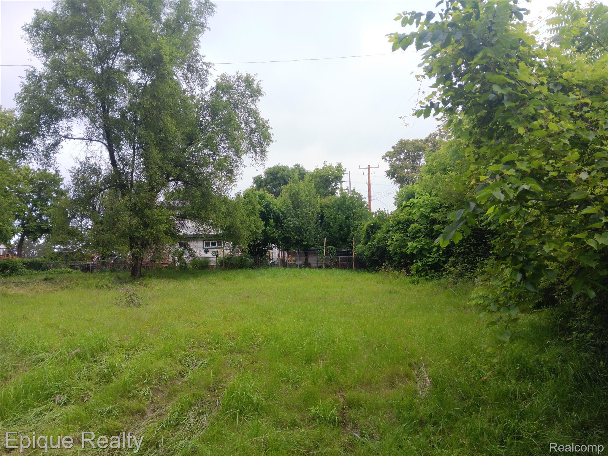 756 Young Street Property Photo 3