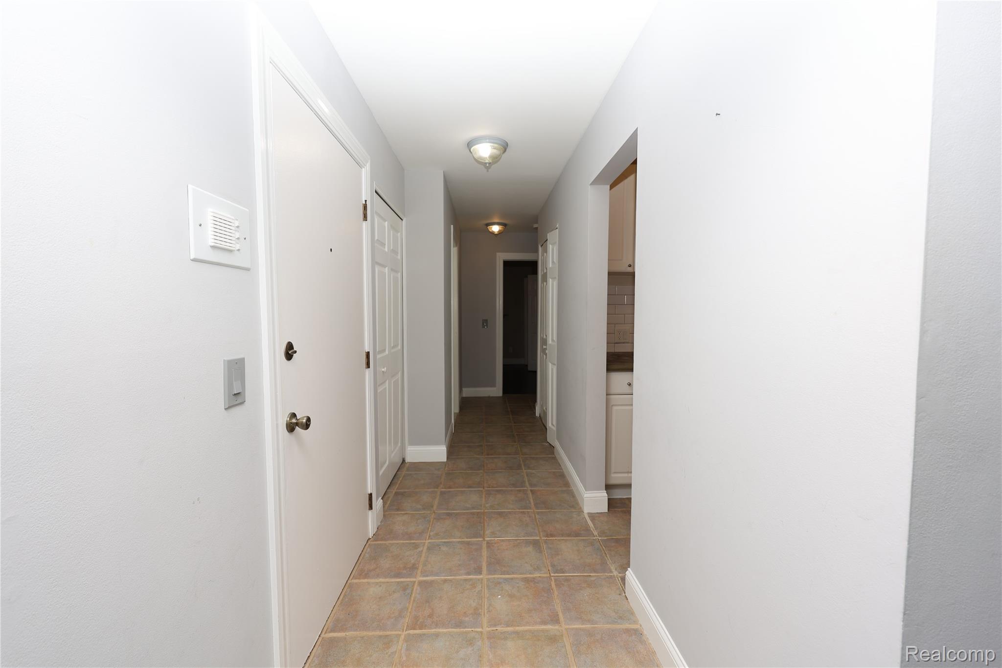 683 E Fox Hills Drive Property Photo 9