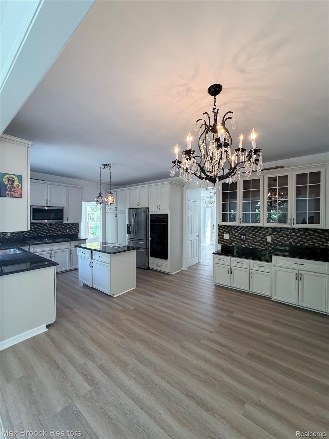 3382 Long Meadow Court Property Photo 11
