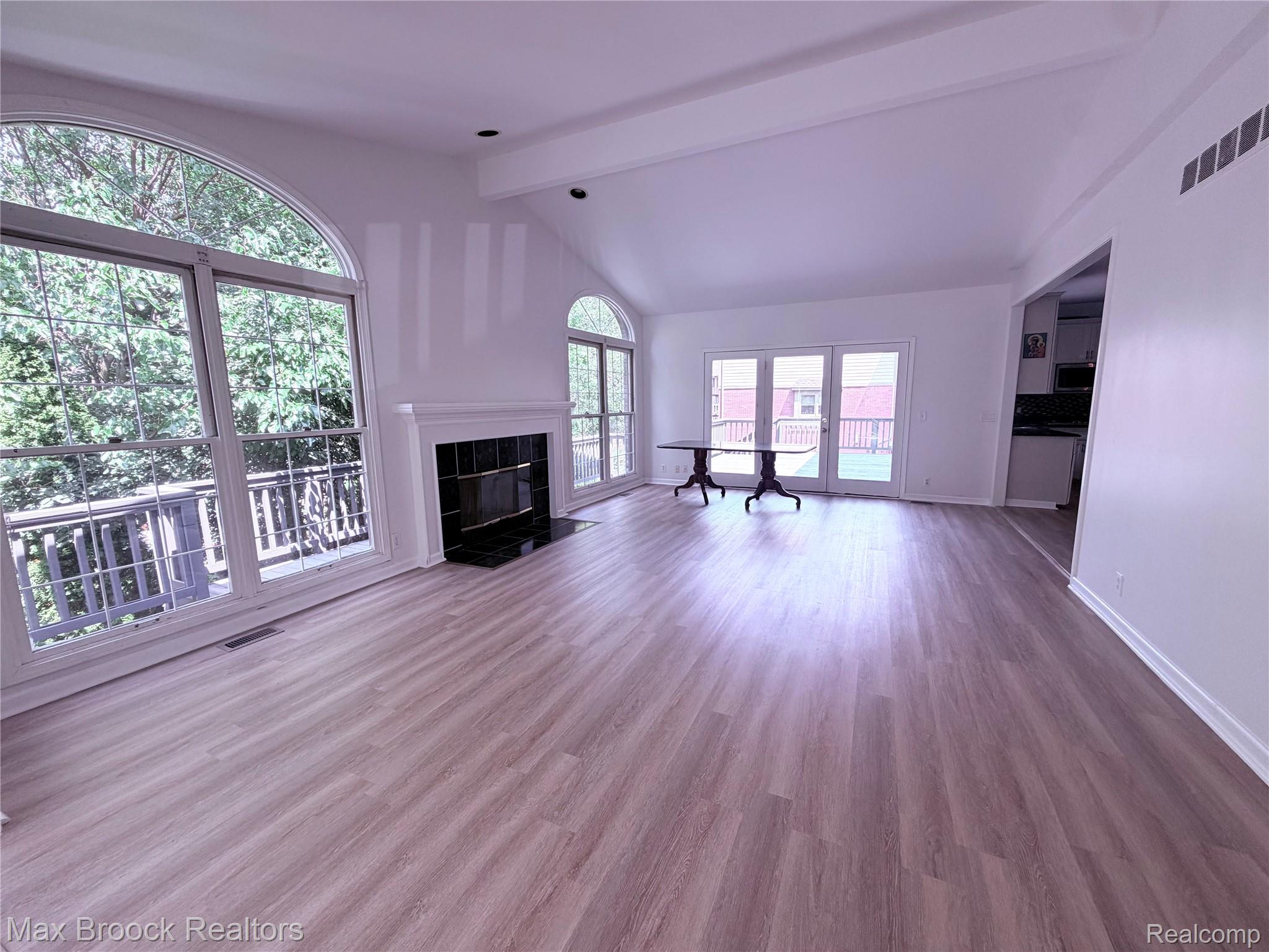 3382 Long Meadow Court Property Photo 13