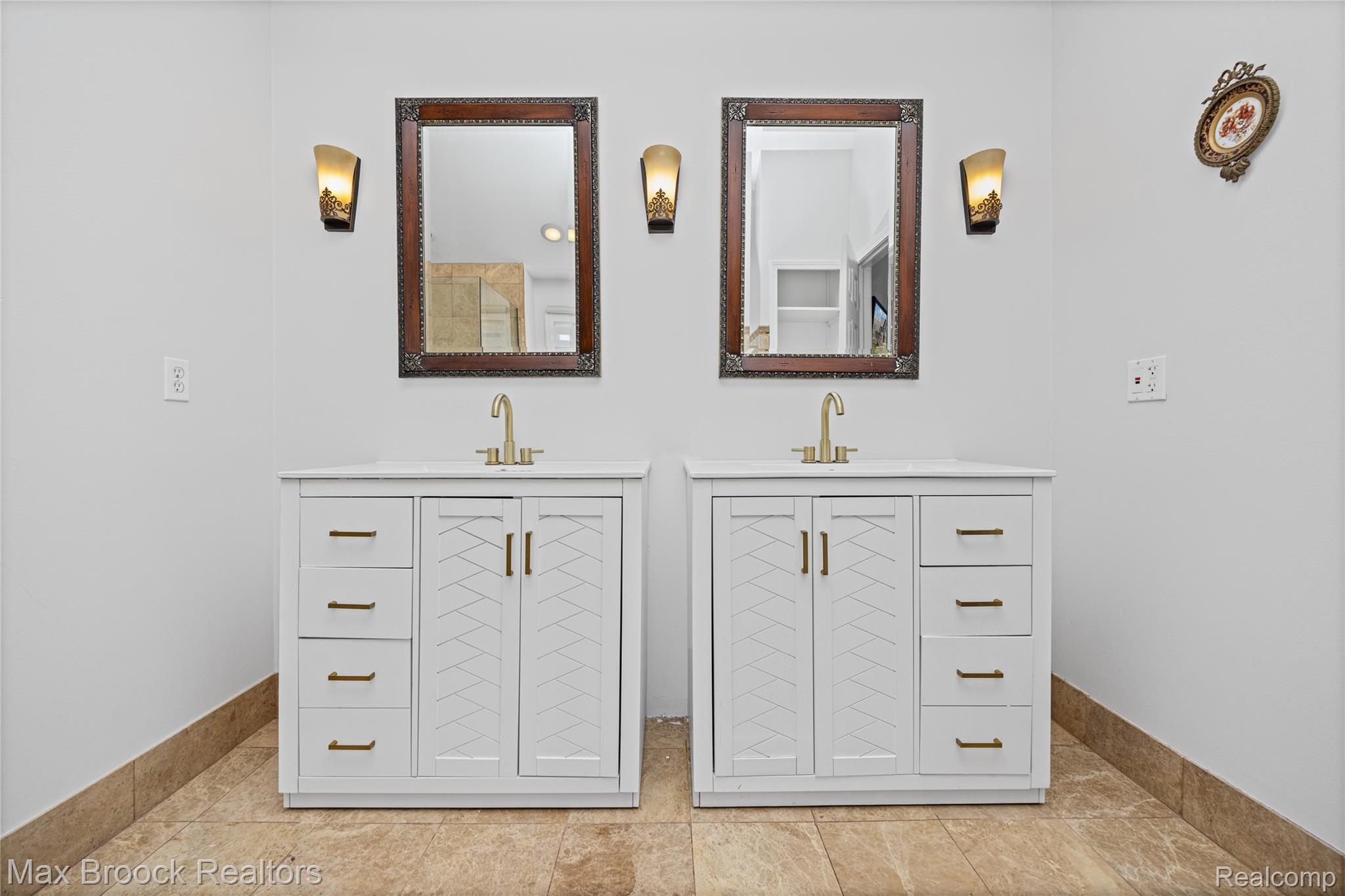 3382 Long Meadow Court Property Photo 18