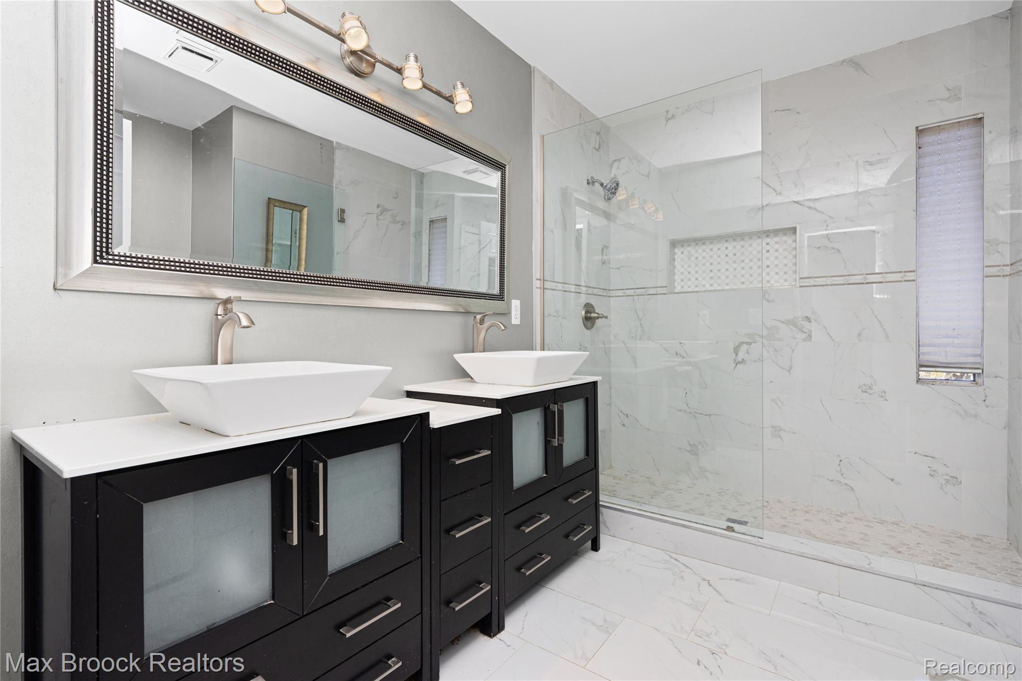 3382 Long Meadow Court Property Photo 19