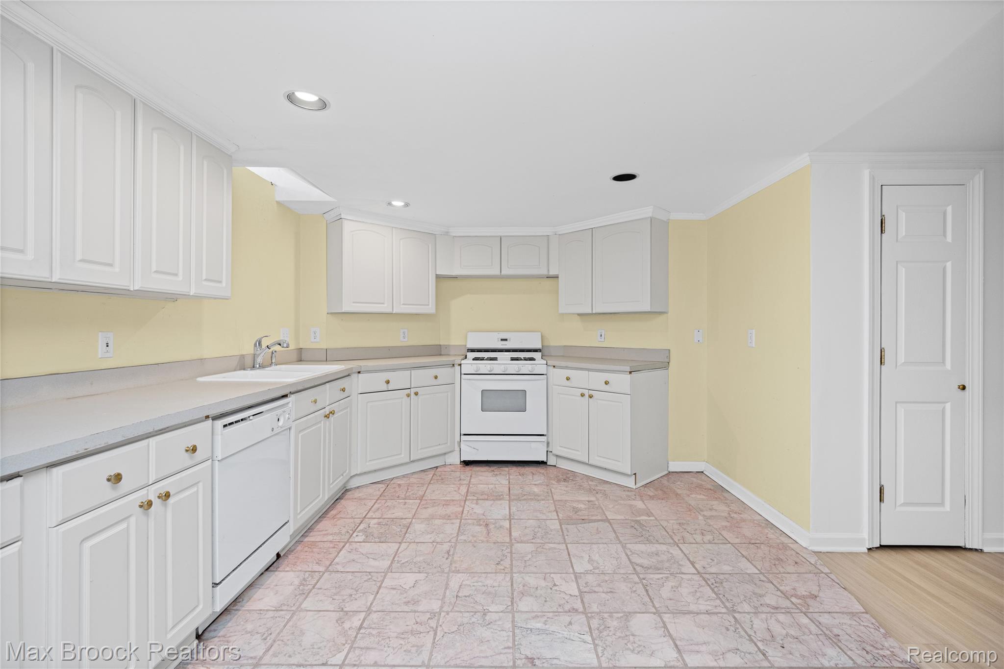 3382 Long Meadow Court Property Photo 23